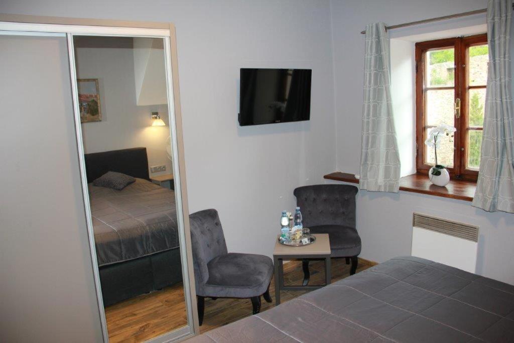 Double or Twin Room - Photo 2
