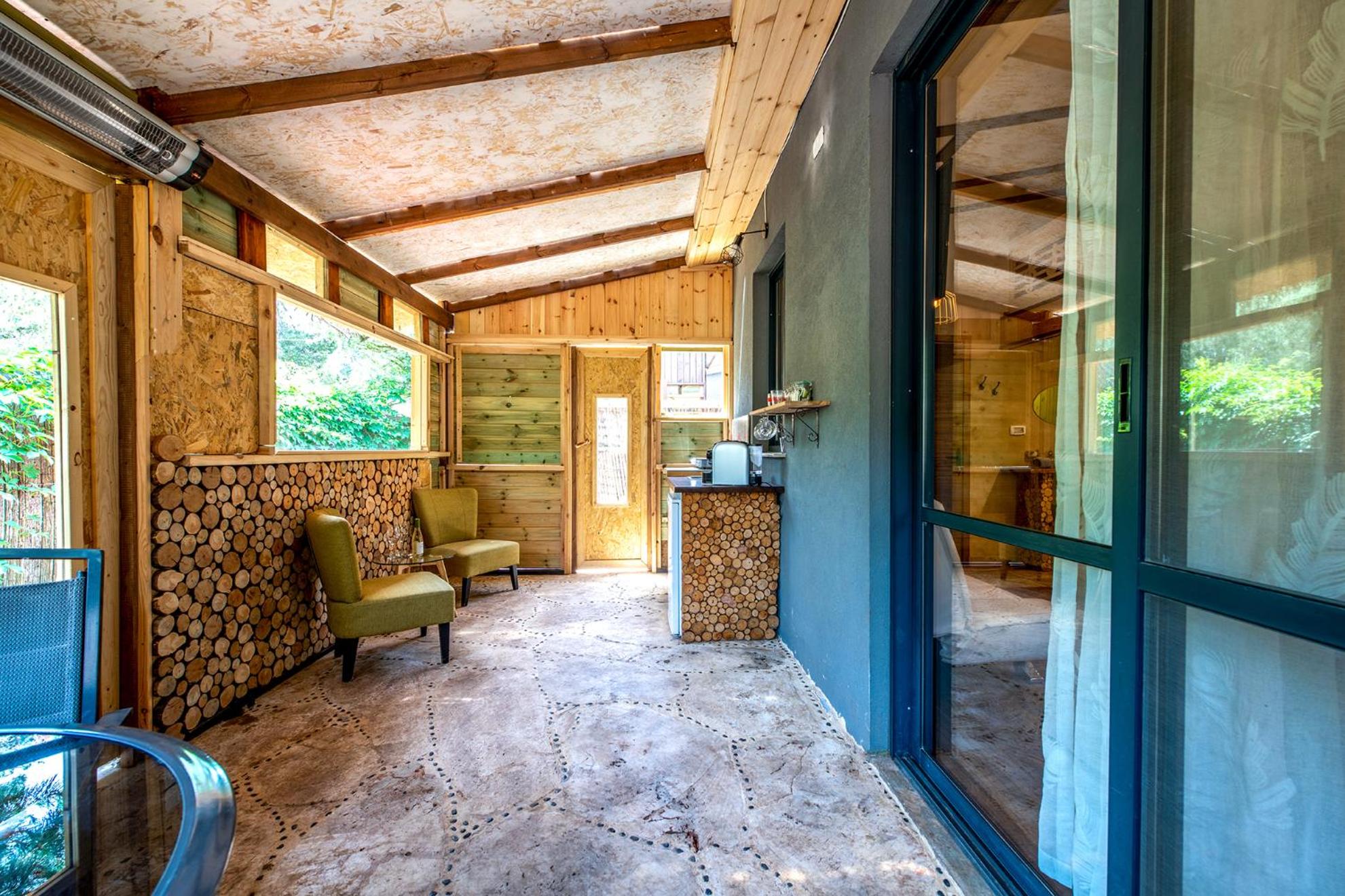 Deluxe Family Room - Photo 15