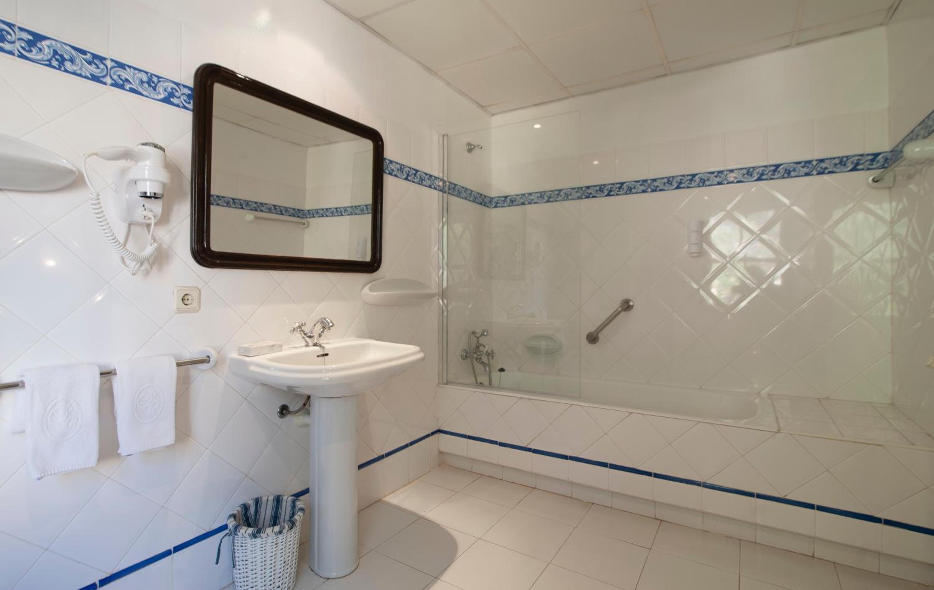 Double Room - Photo 3