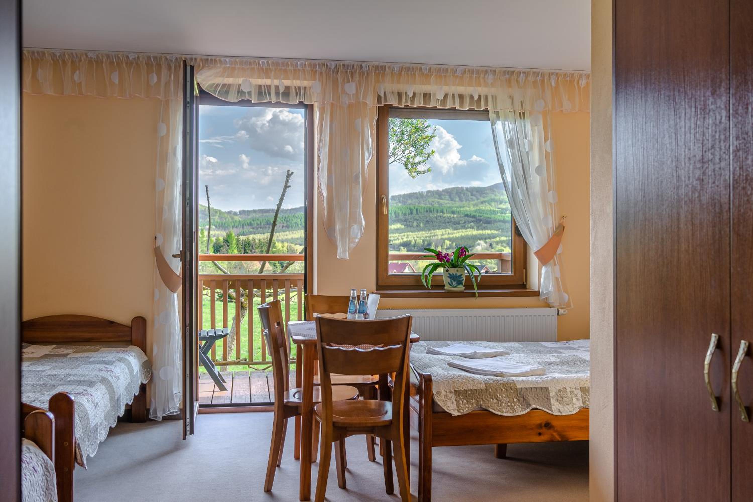Quadruple Room with Balcony photo 3