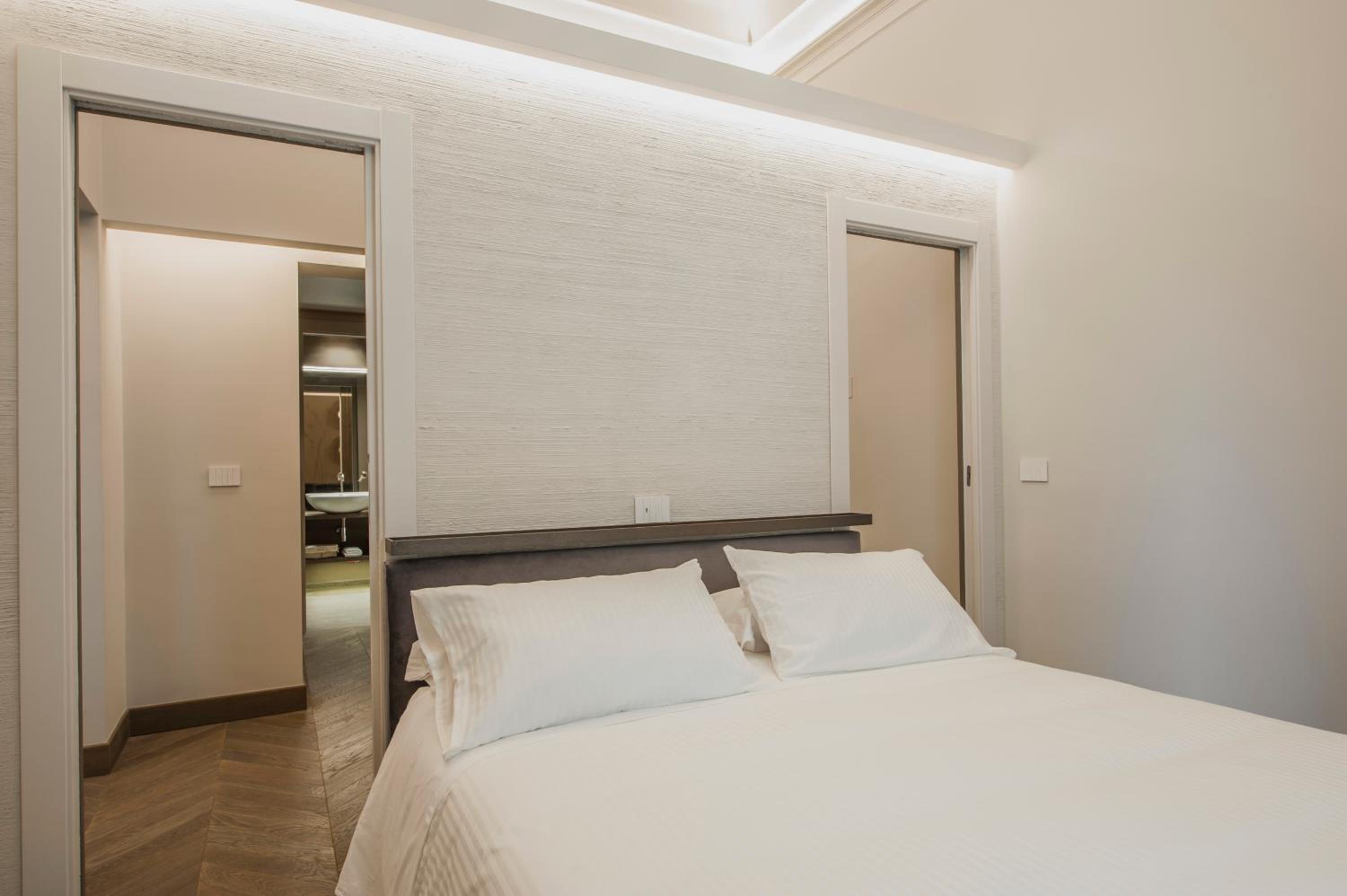 One-Bedroom Apartment - Photo 25