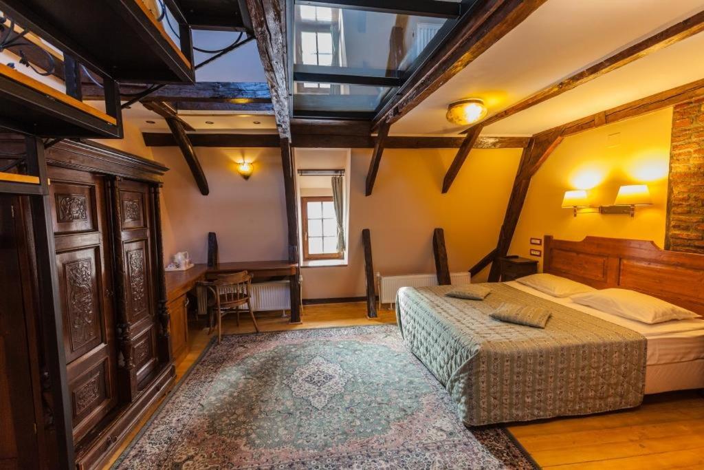 Deluxe Double Room with Mountain View