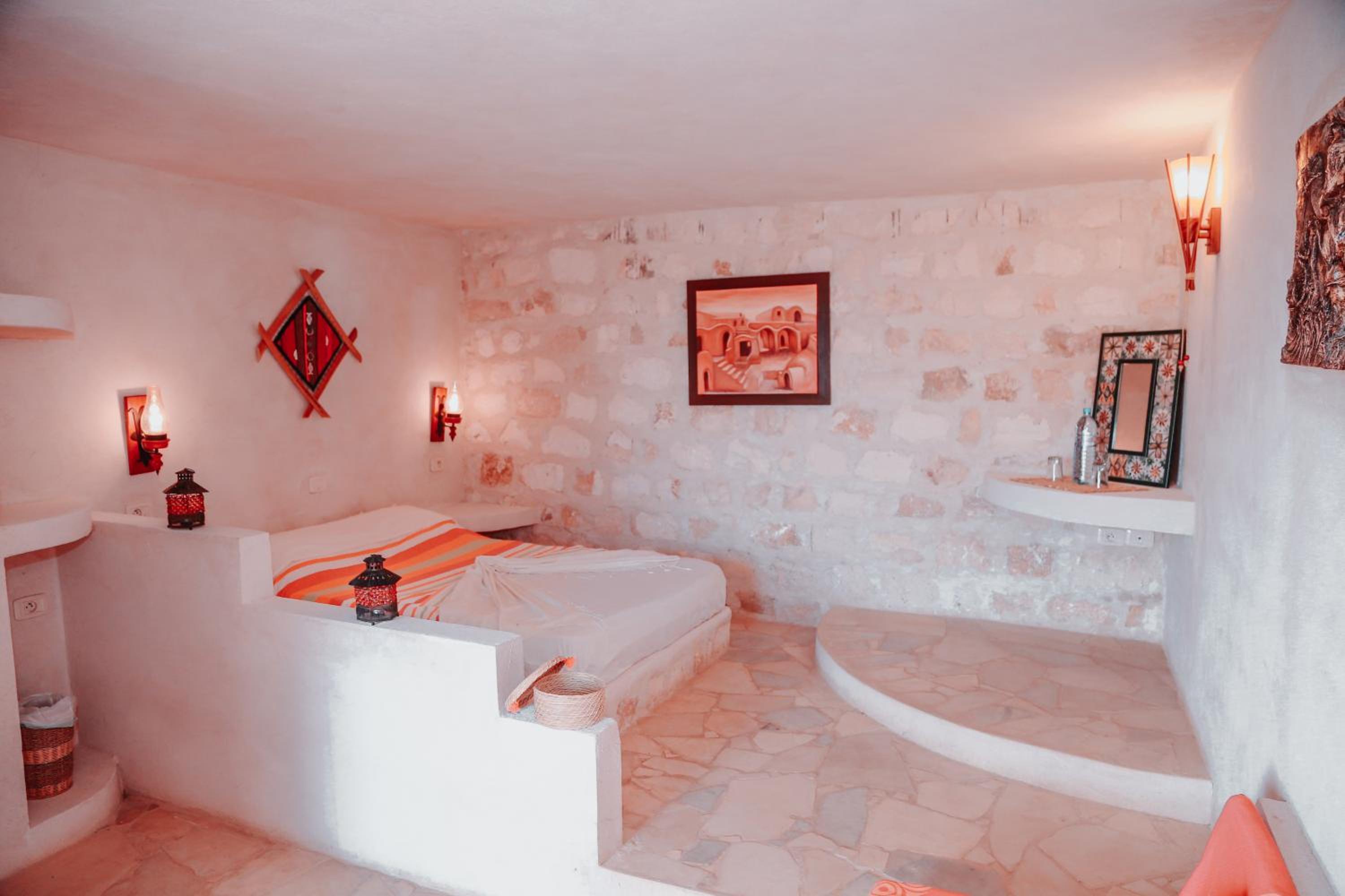 Deluxe Room (2 Adults + 1 Child) photo 1