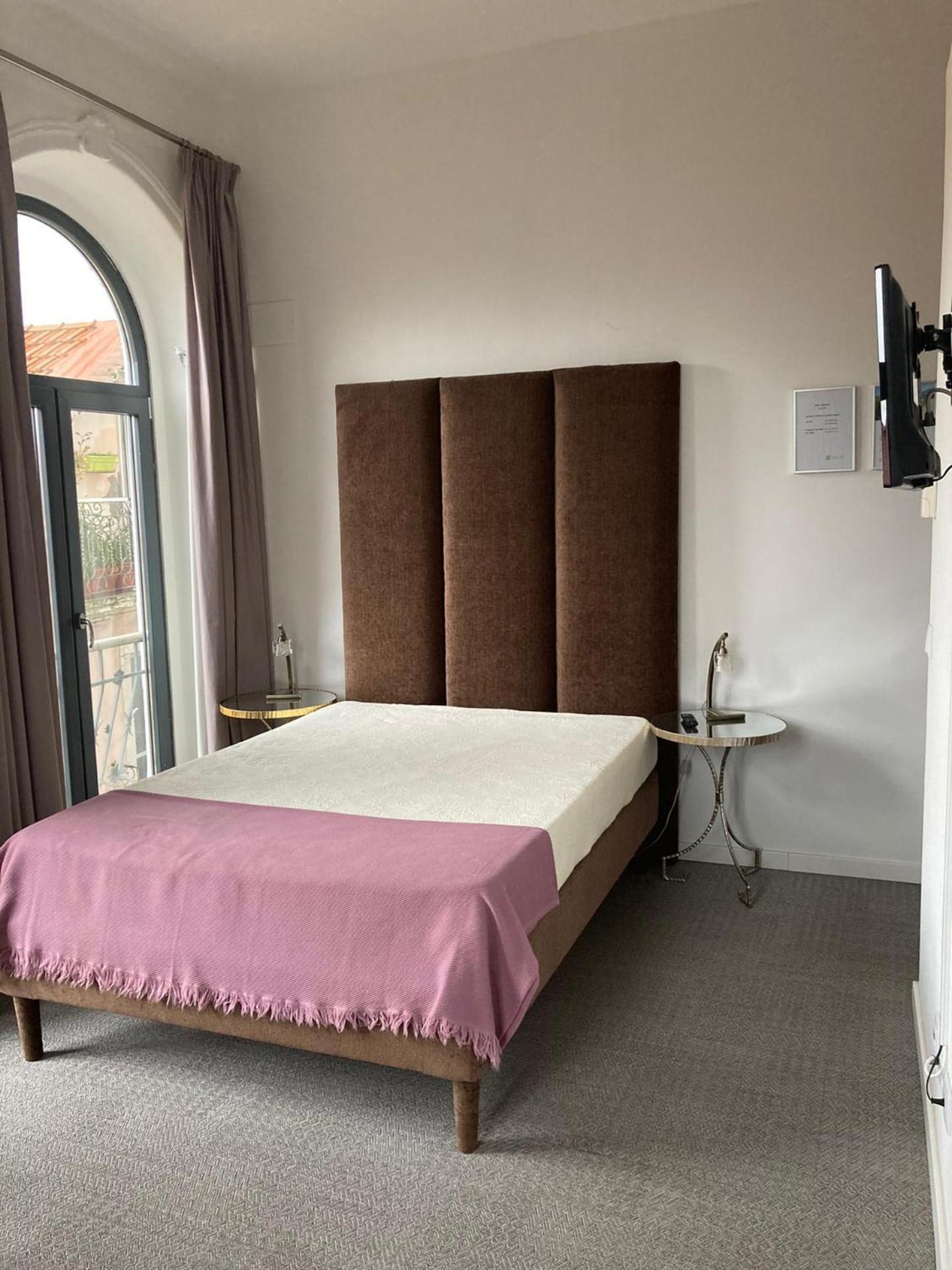 Deluxe Suite - Photo 5