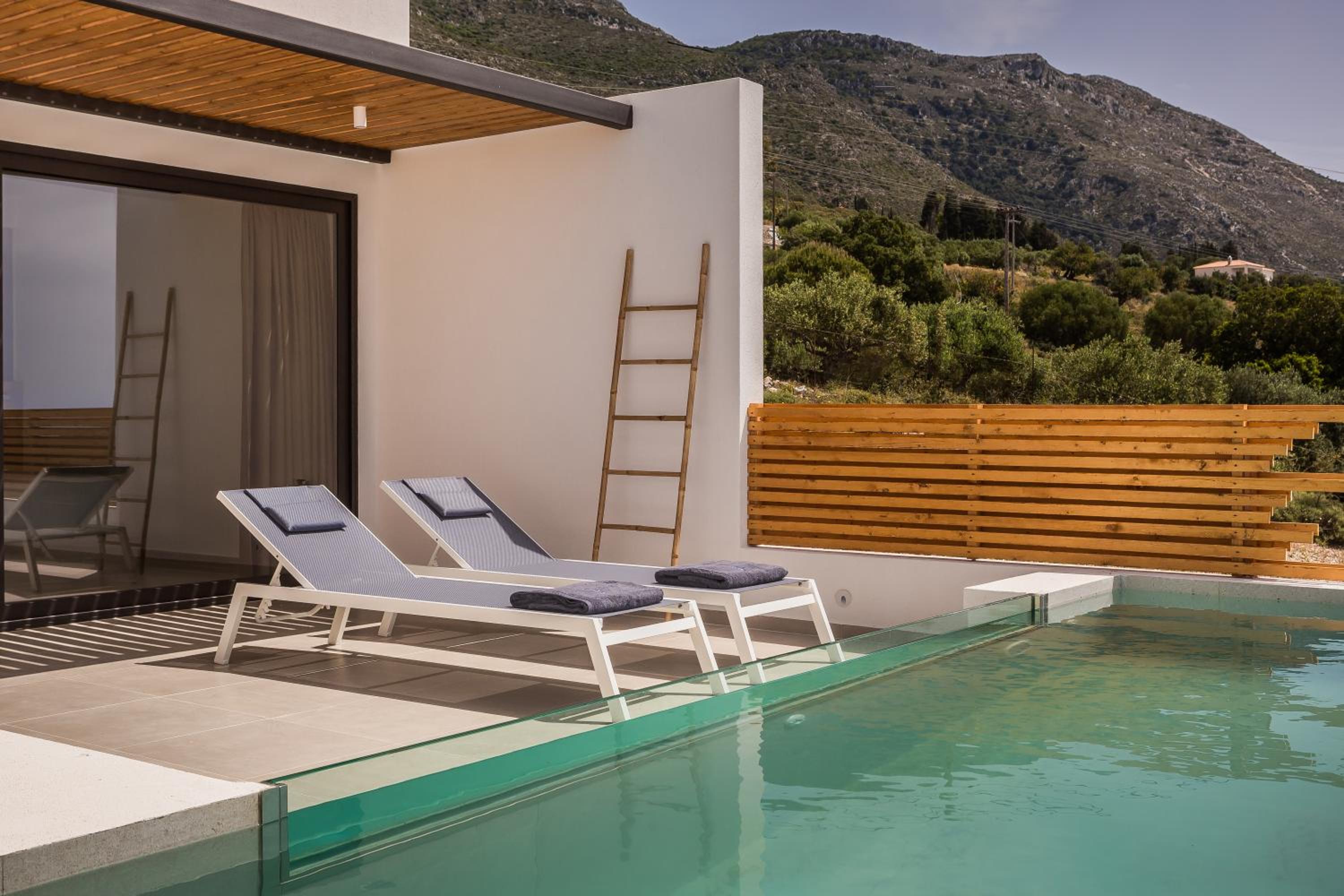 Suite with Private Pool - Photo 7