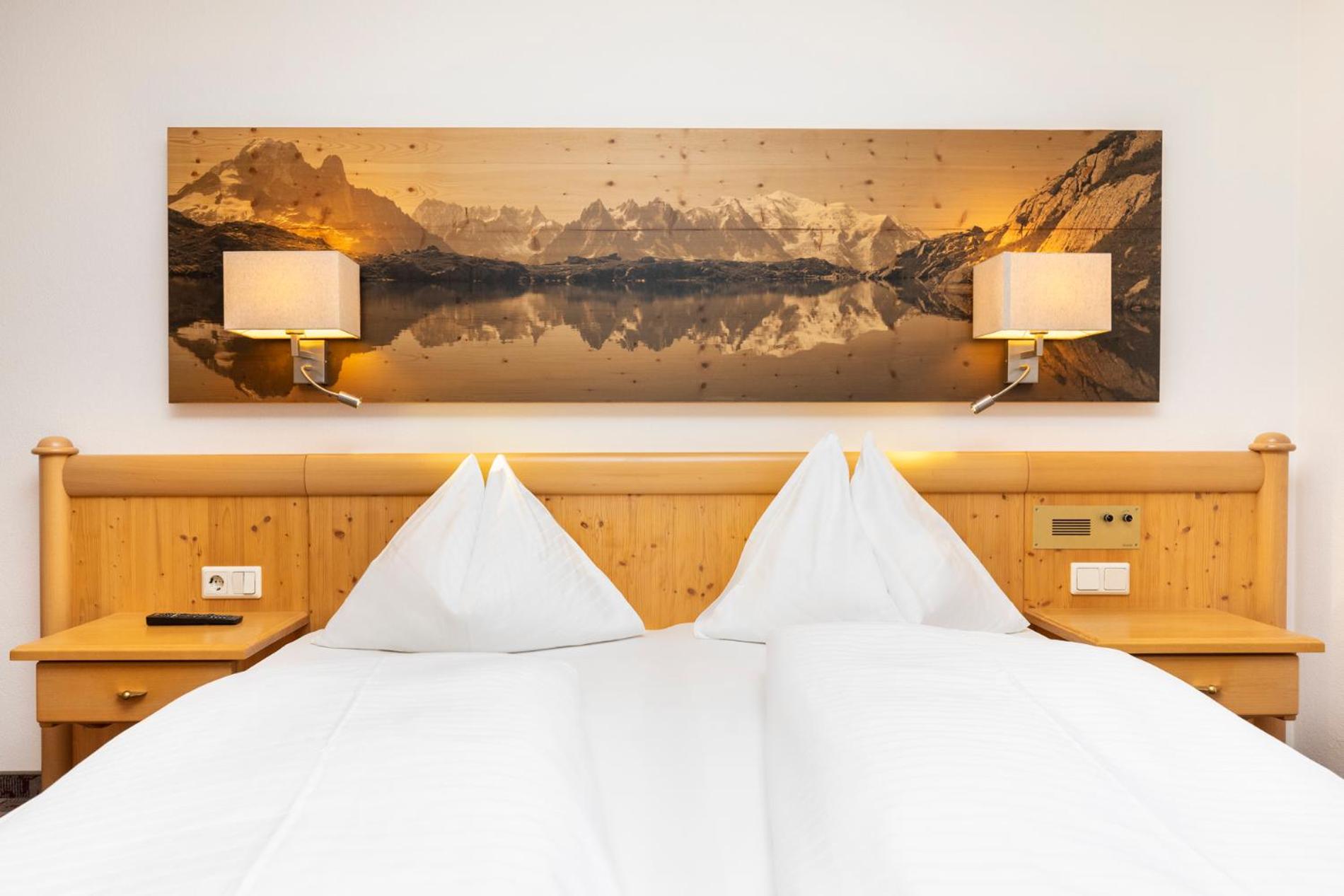 Double Room with Extra Bed - Photo 2