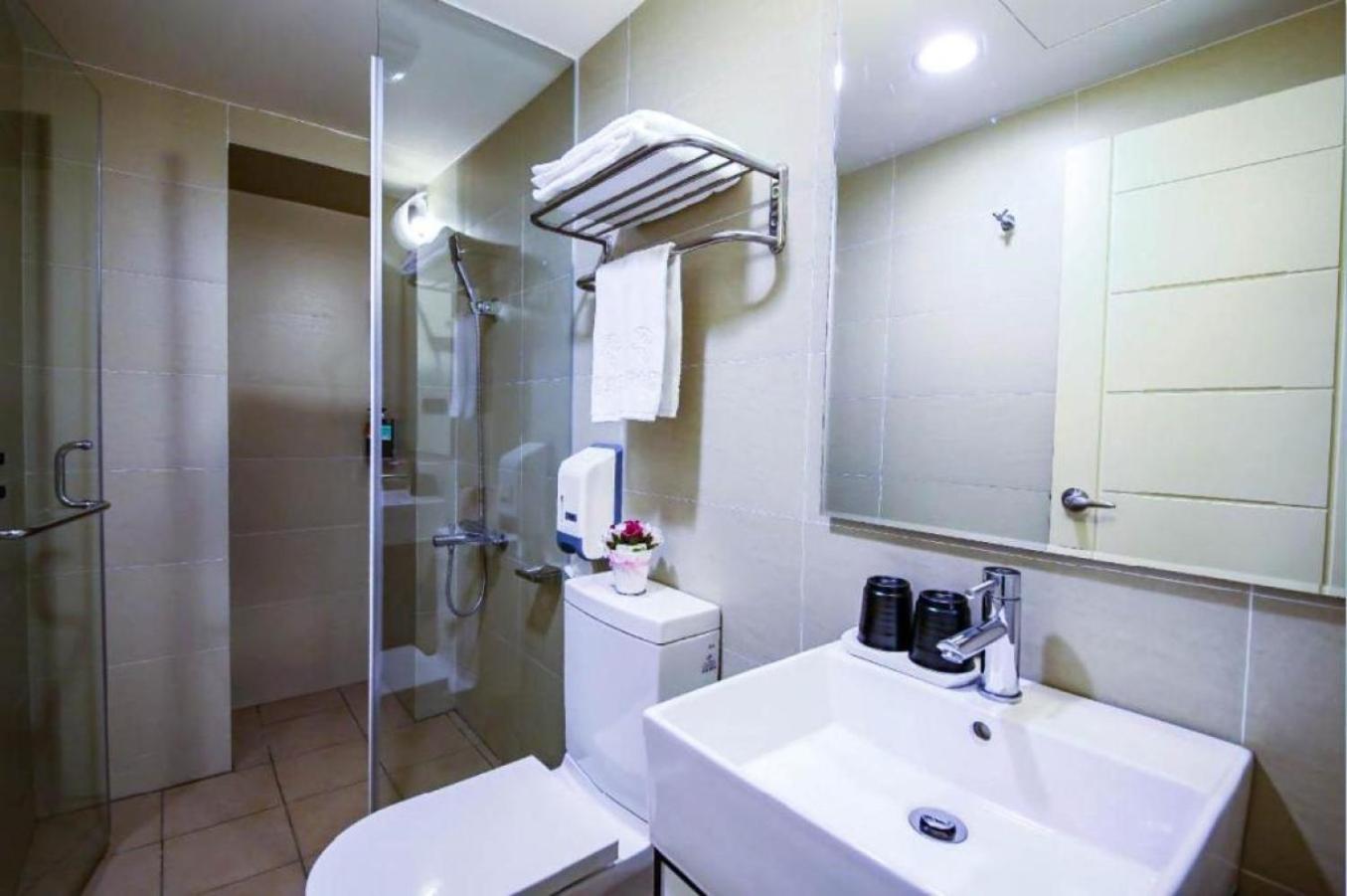 Standard Twin Room photo 2