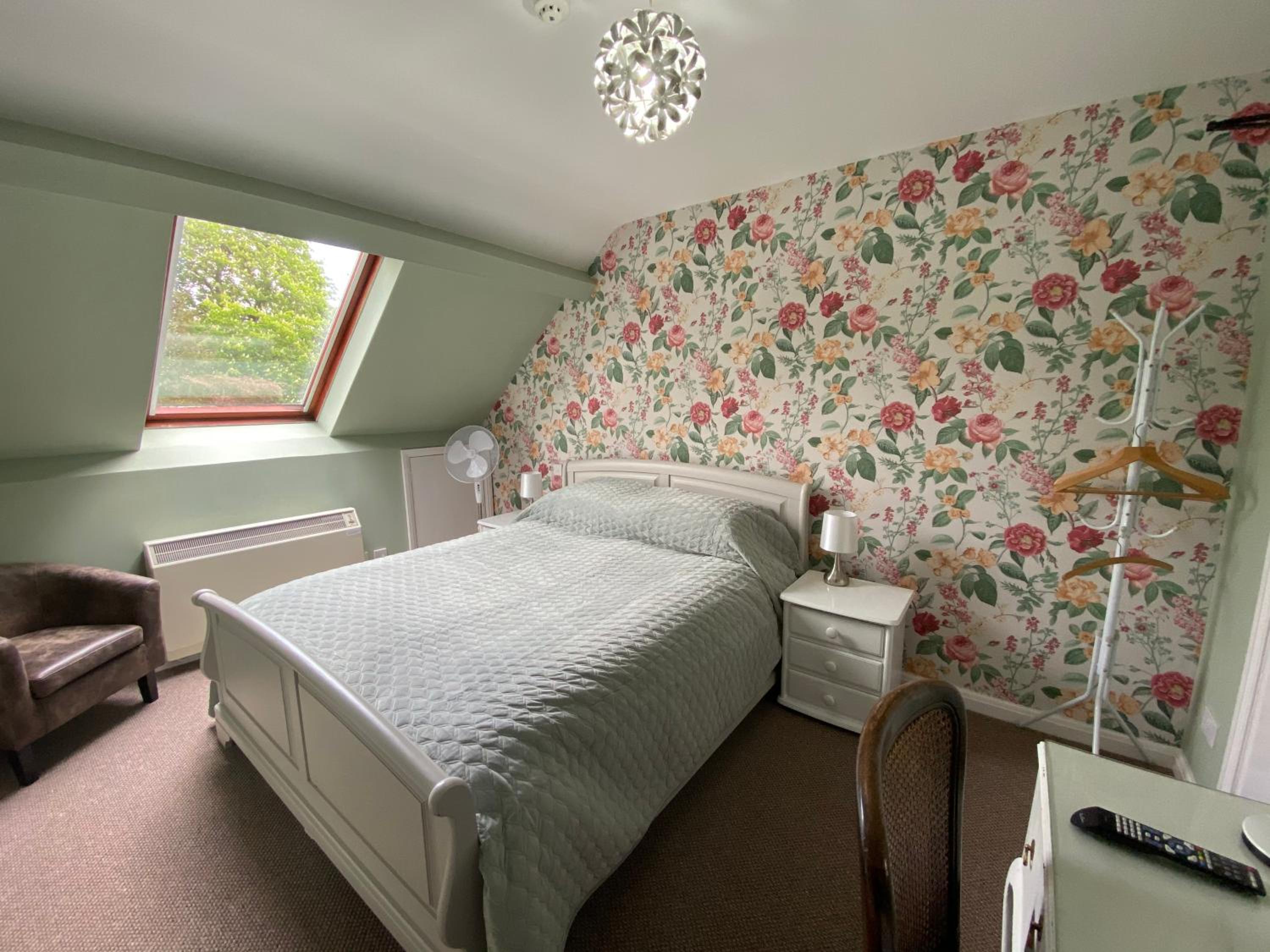 Double Room - Photo 10