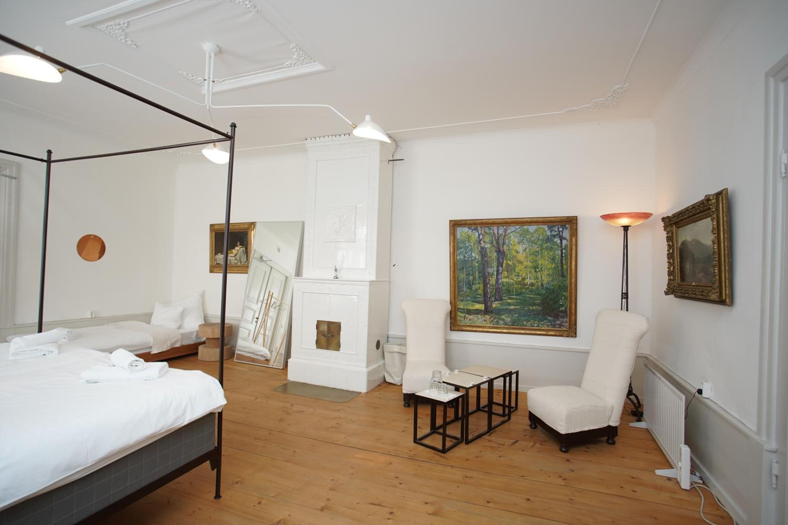 Large Double or Twin Room with Shared Bathroom photo 1