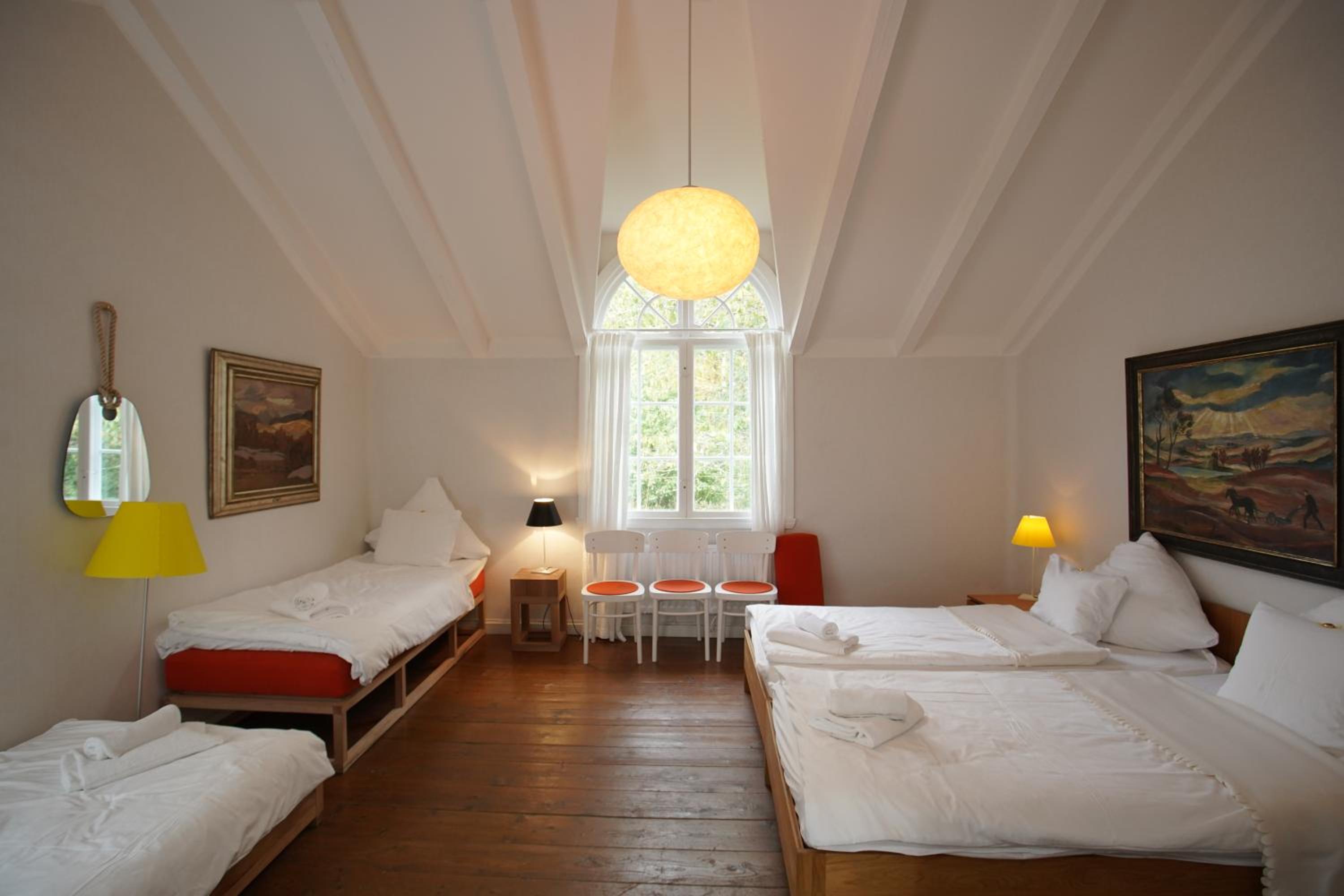 Double or Twin Room with Shared Bathroom photo 1