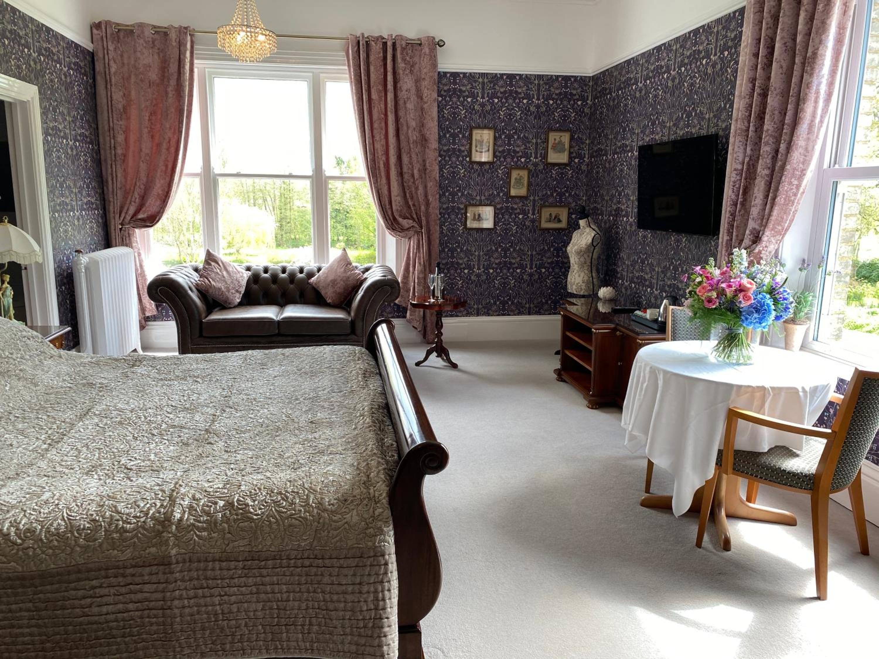 Superior King Room - Photo 11
