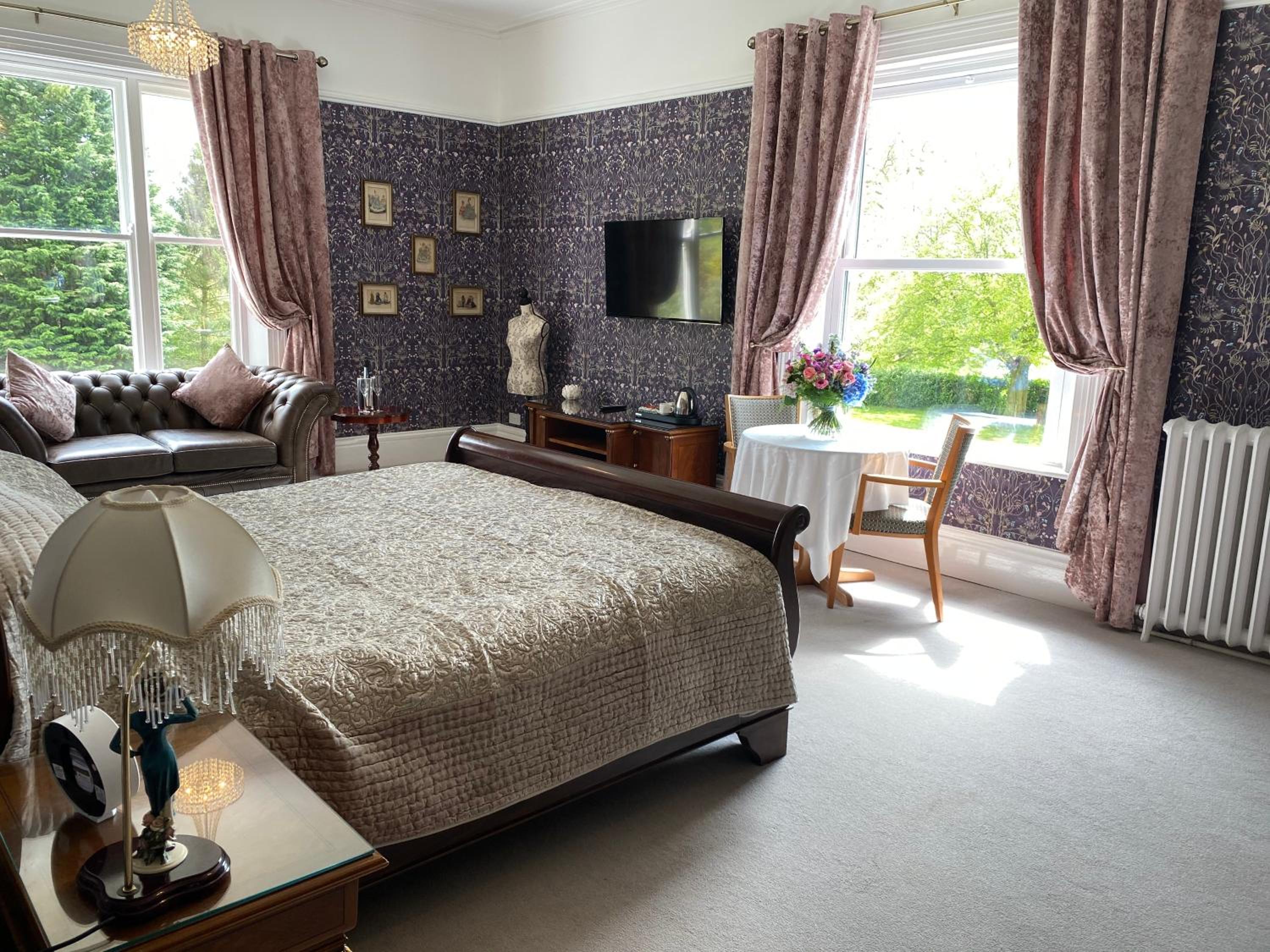 Superior King Room - Photo 1