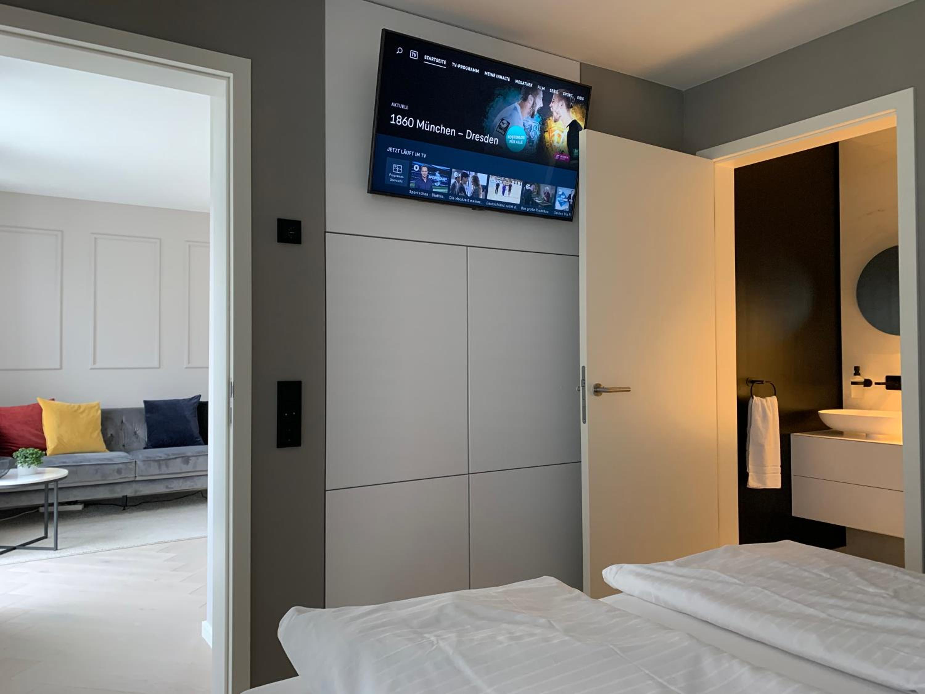 One-Bedroom Apartment with Balcony - Photo 2