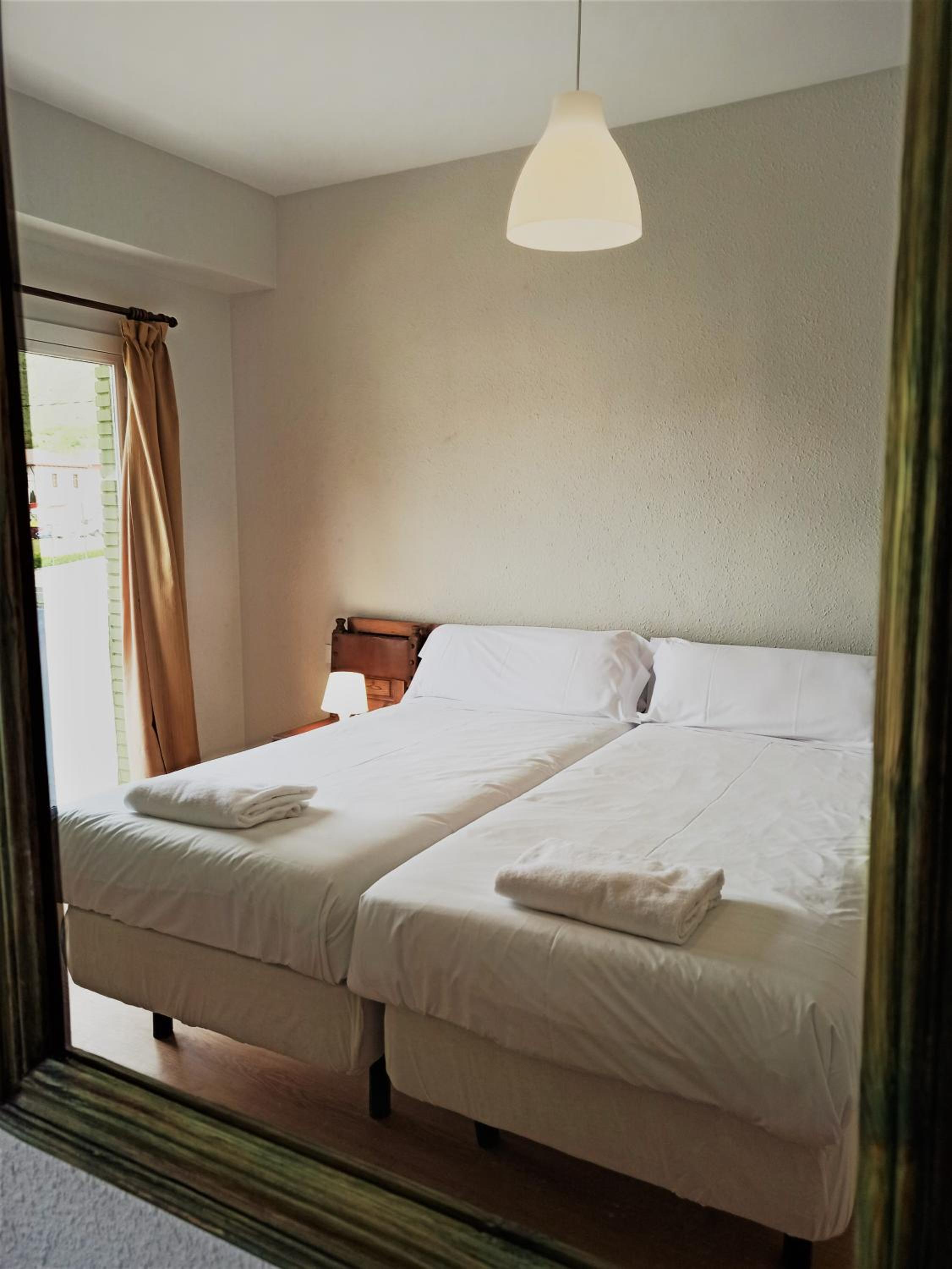 Standard Twin Room with Mountain View photo 2