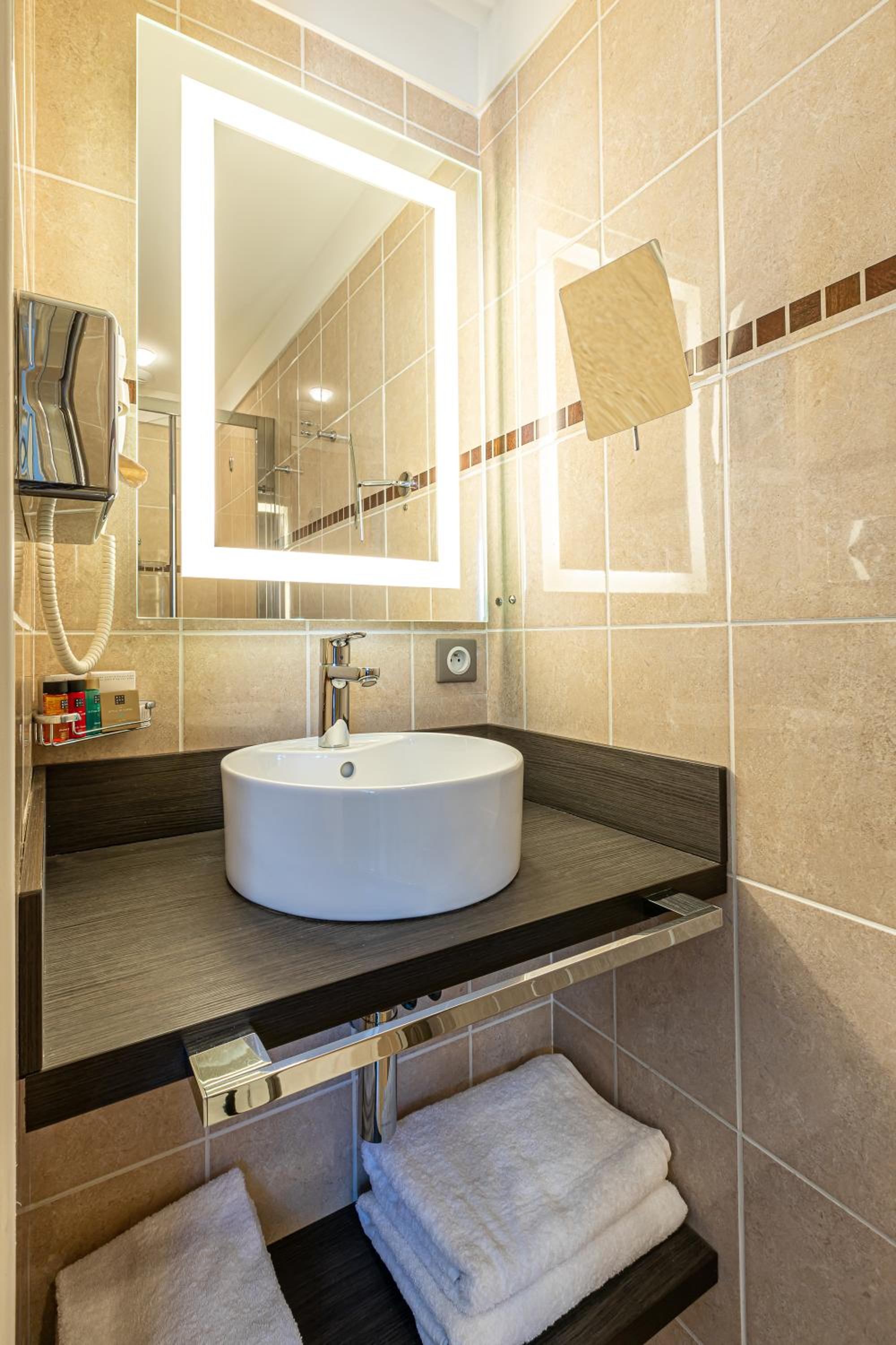 Classic Double Room - Photo 6