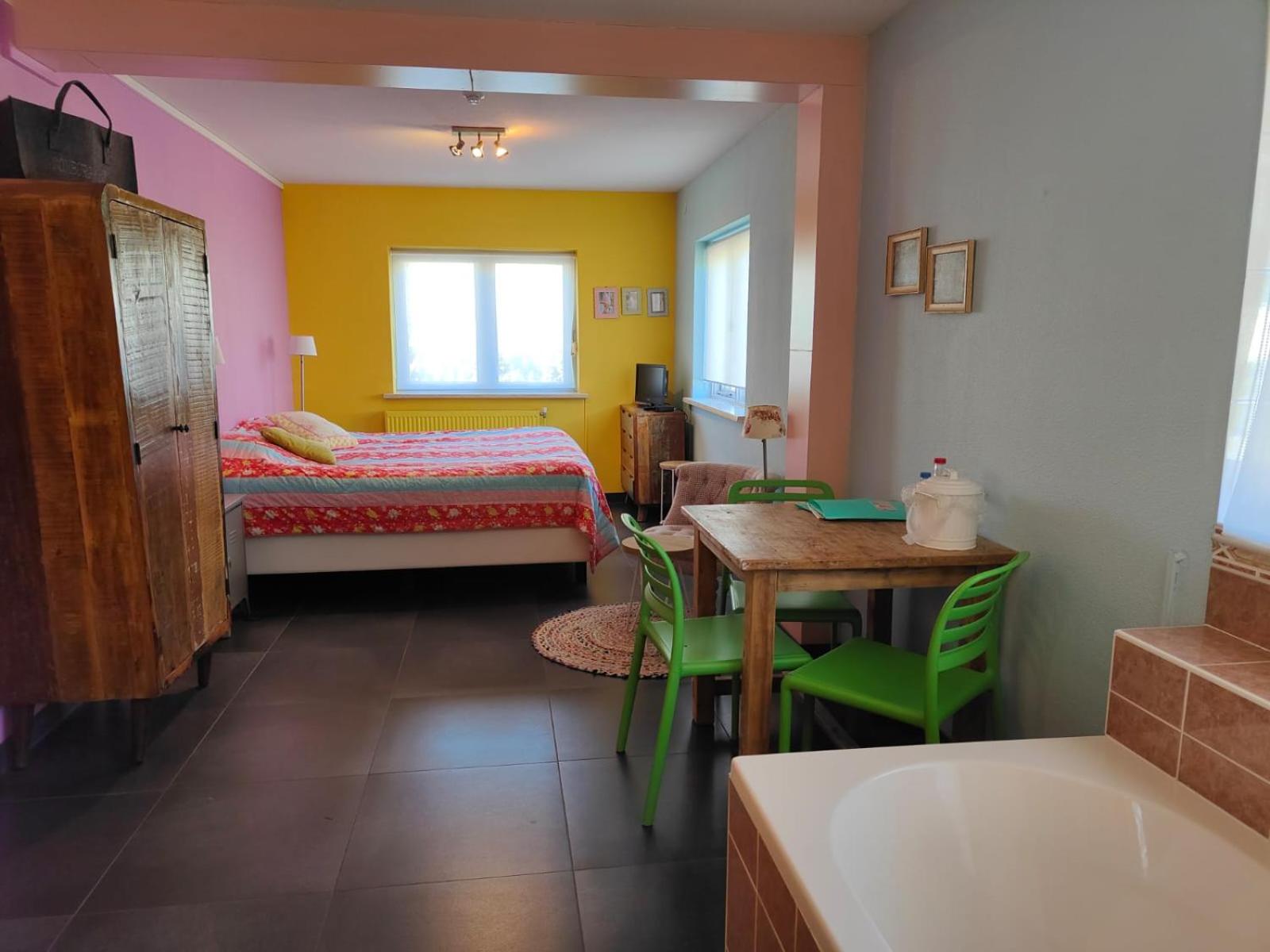 Queen Room photo 1