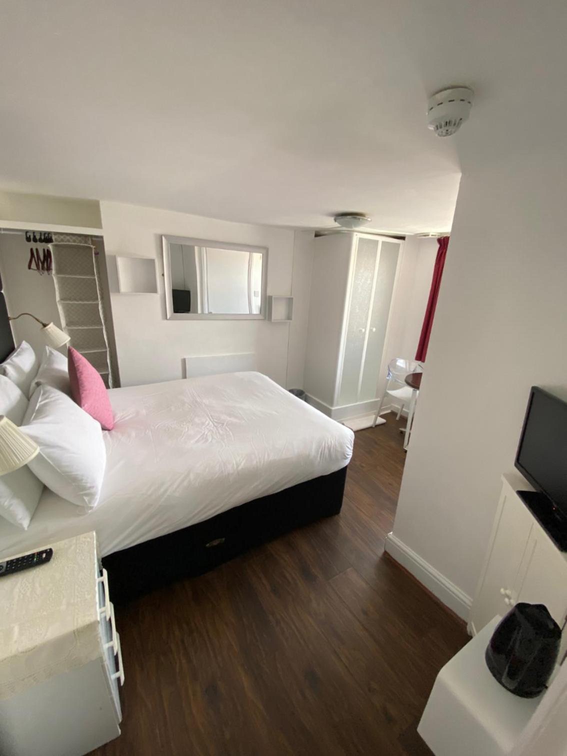 Standard Double Room - Photo 1