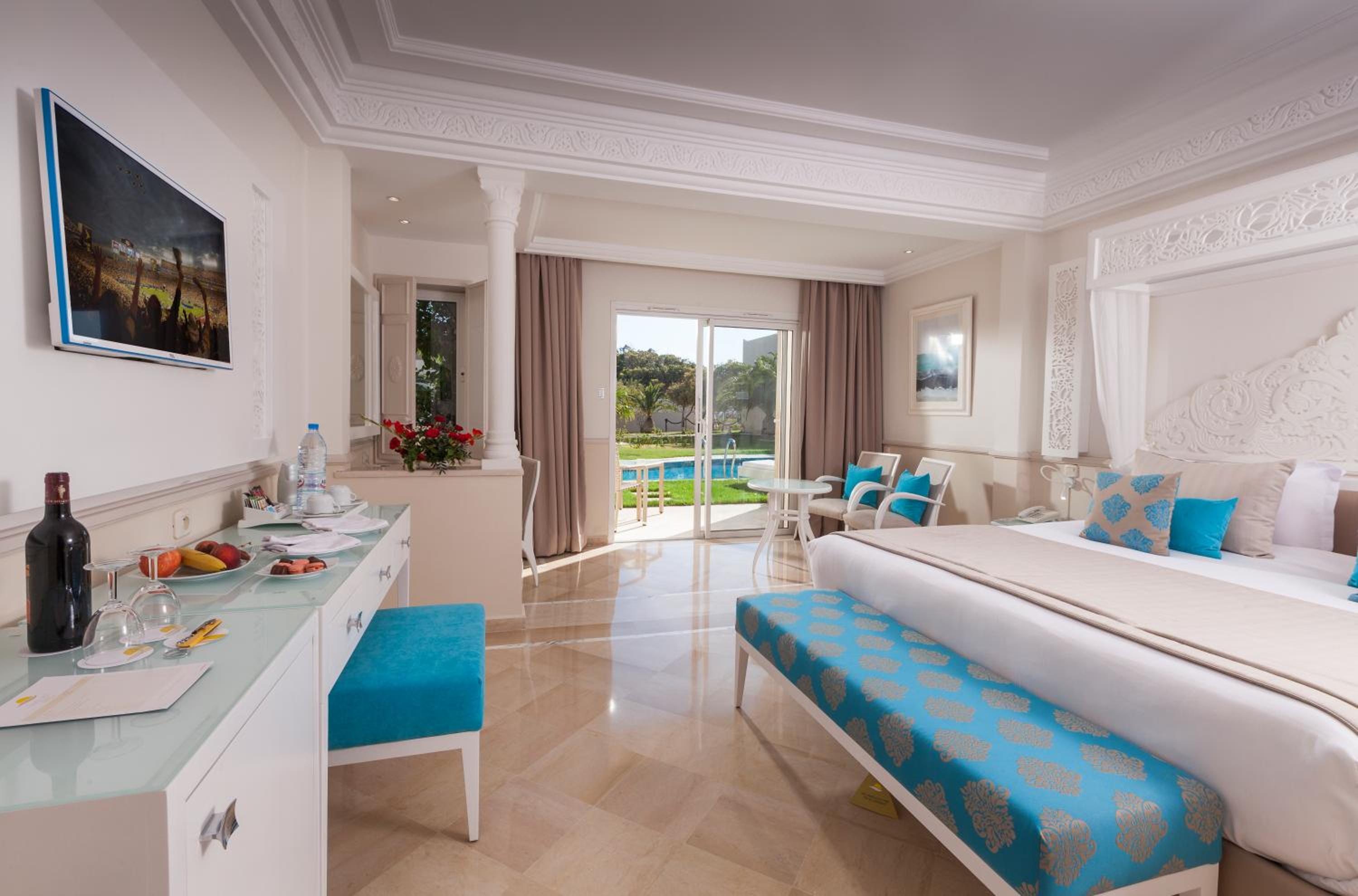 Double or Twin Room with Swimming Pool Access - Photo 11
