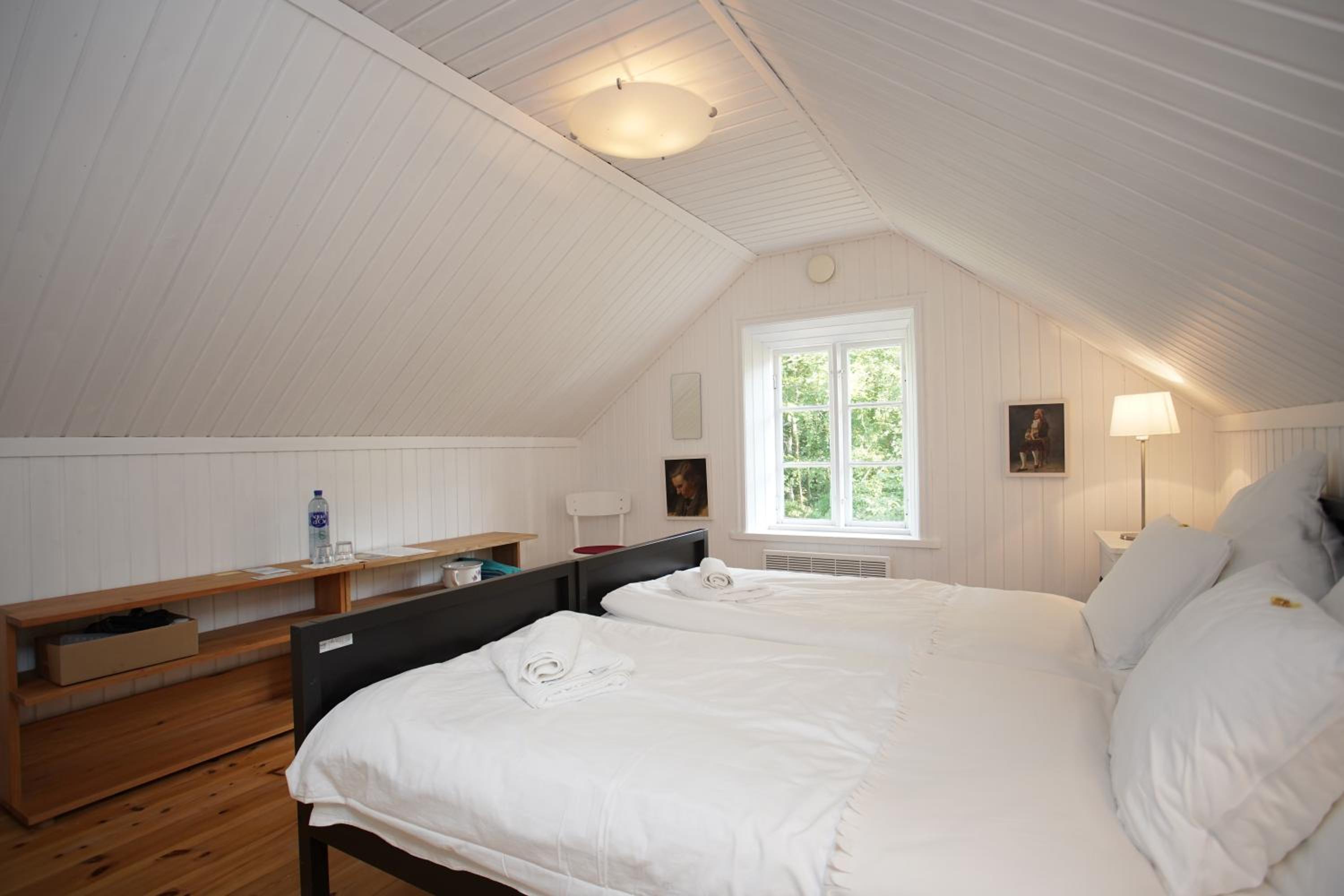 Basic Triple Room with Shared Bathroom photo 1