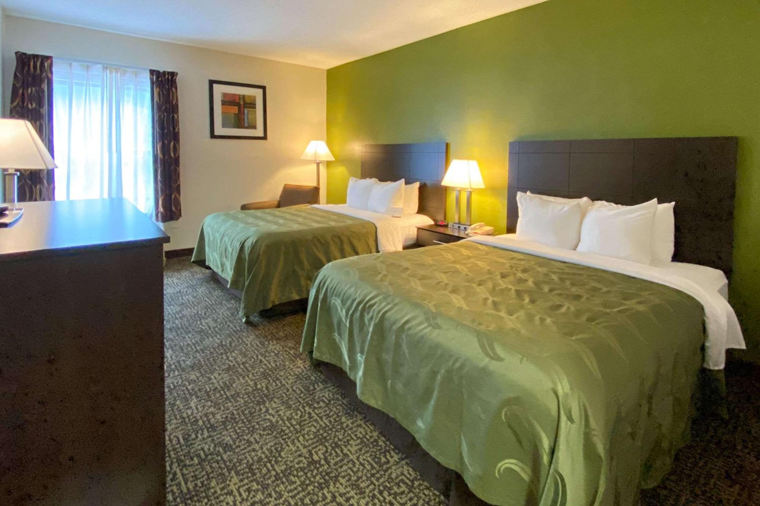 Double Room with Two Double Beds - Non-Smoking - Photo 2