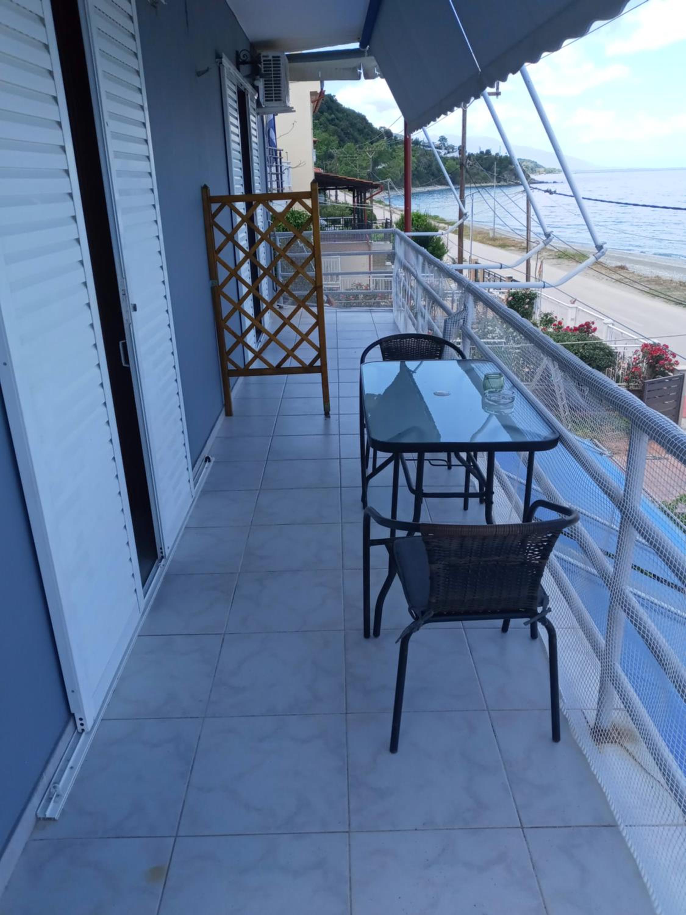 Standard Triple Room with Sea View - Photo 24