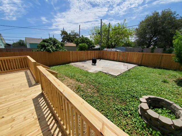 Three-Bedroom House photo 2