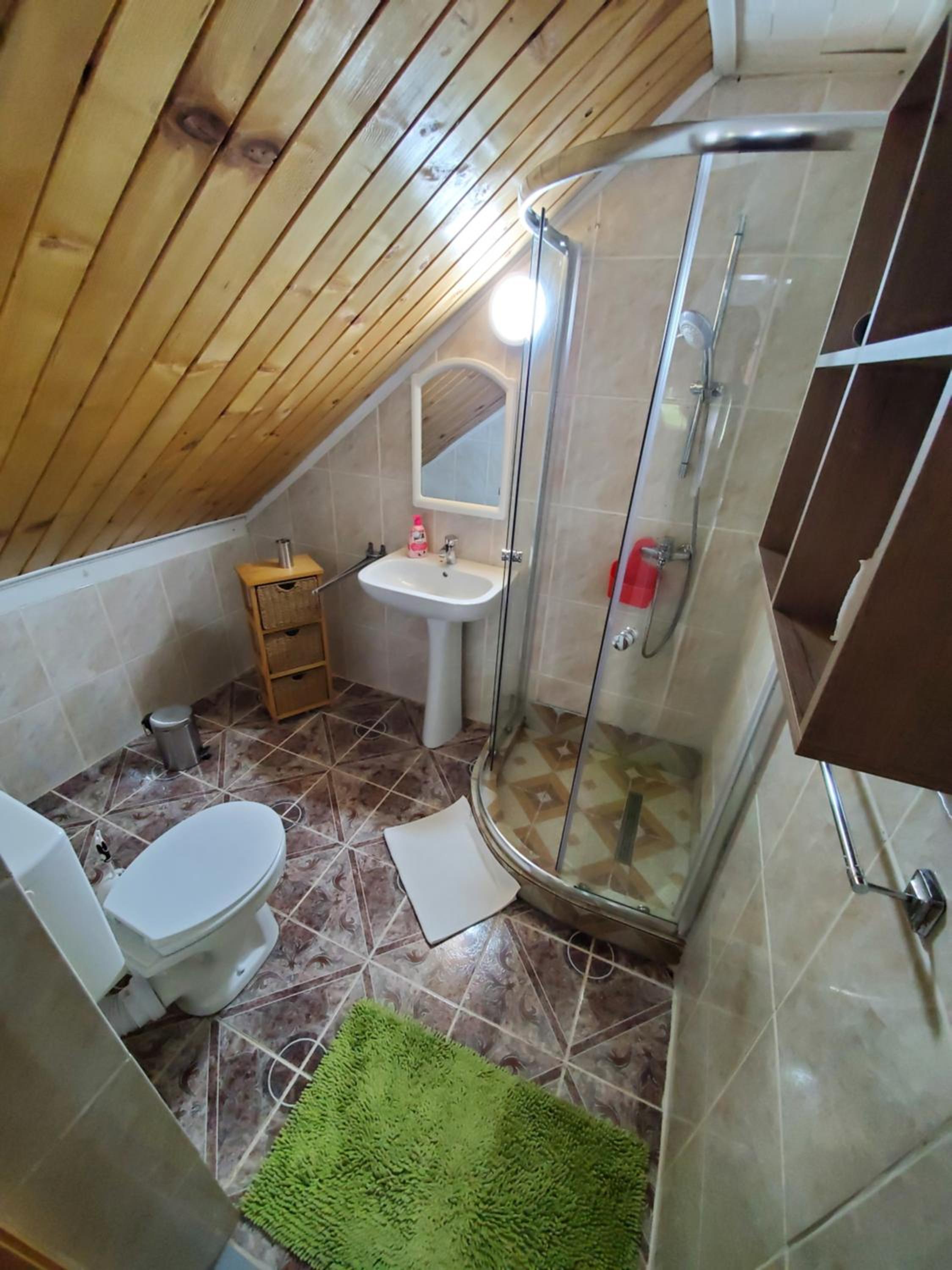 Twin Room with Balcony - Photo 8