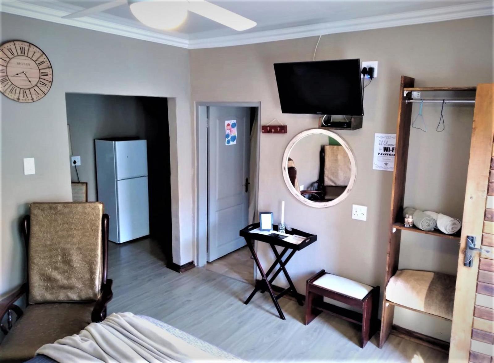 Deluxe Double Room - Photo 9
