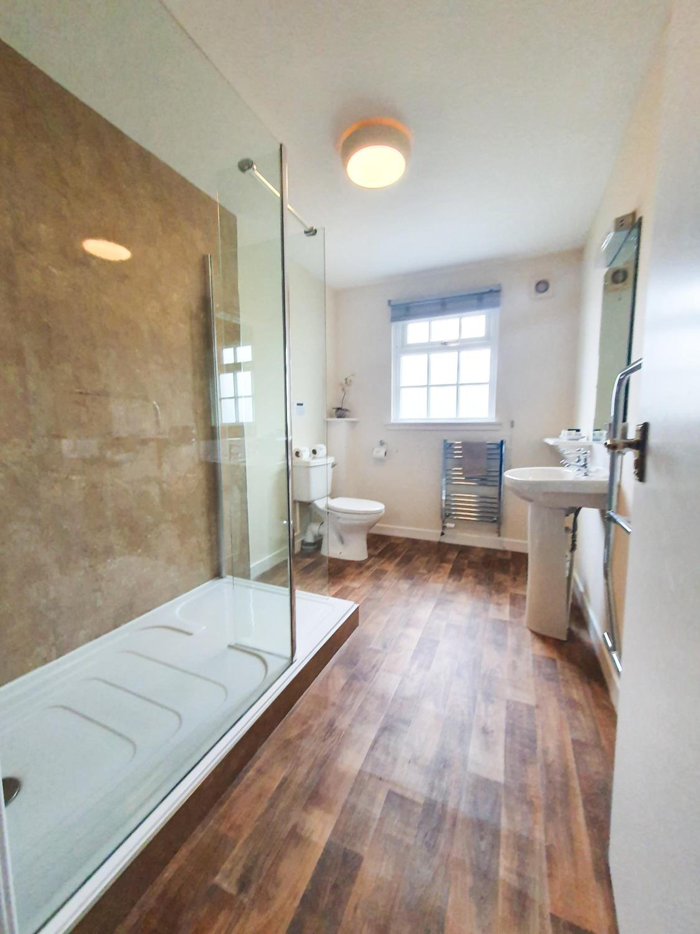 Standard Twin Room - Photo 3
