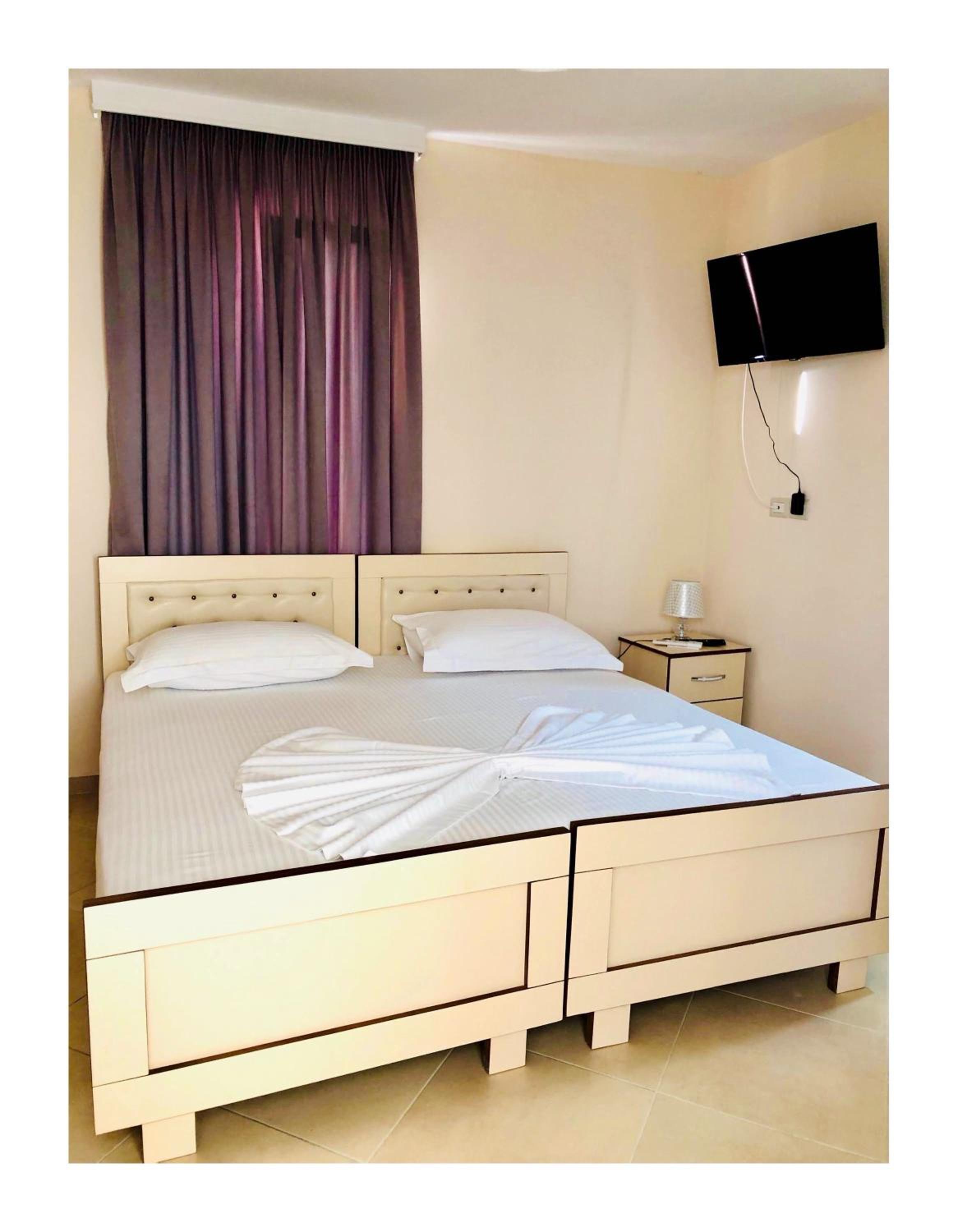 Queen Room photo 3