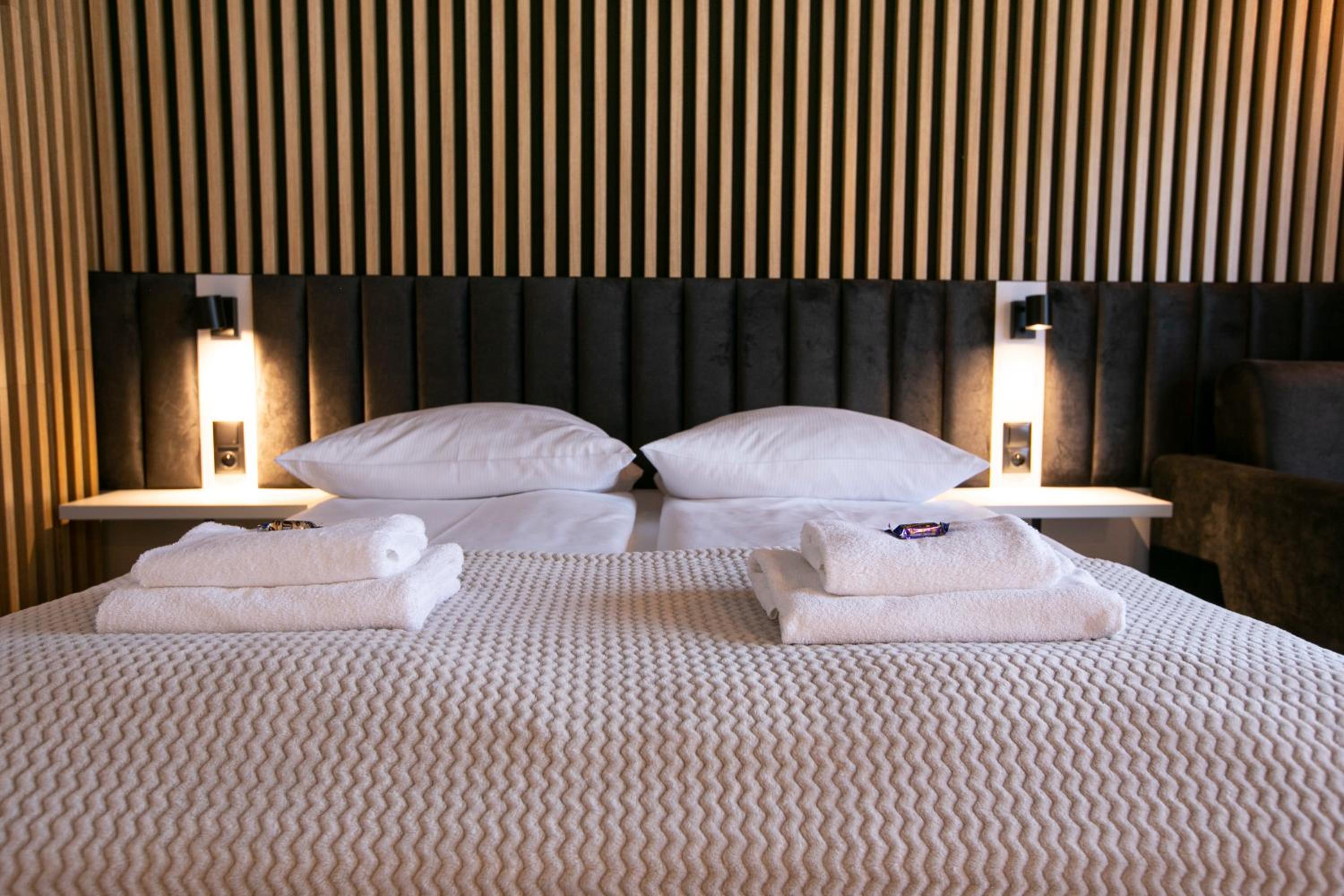 Deluxe Double Room with Balcony - Photo 2