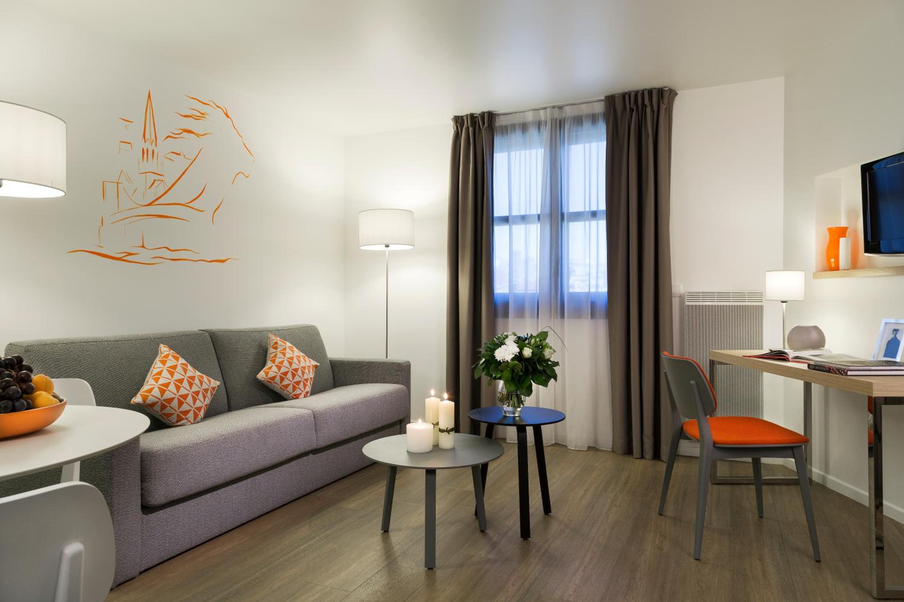 One-Bedroom Apartment without Air Conditioning - Photo 6