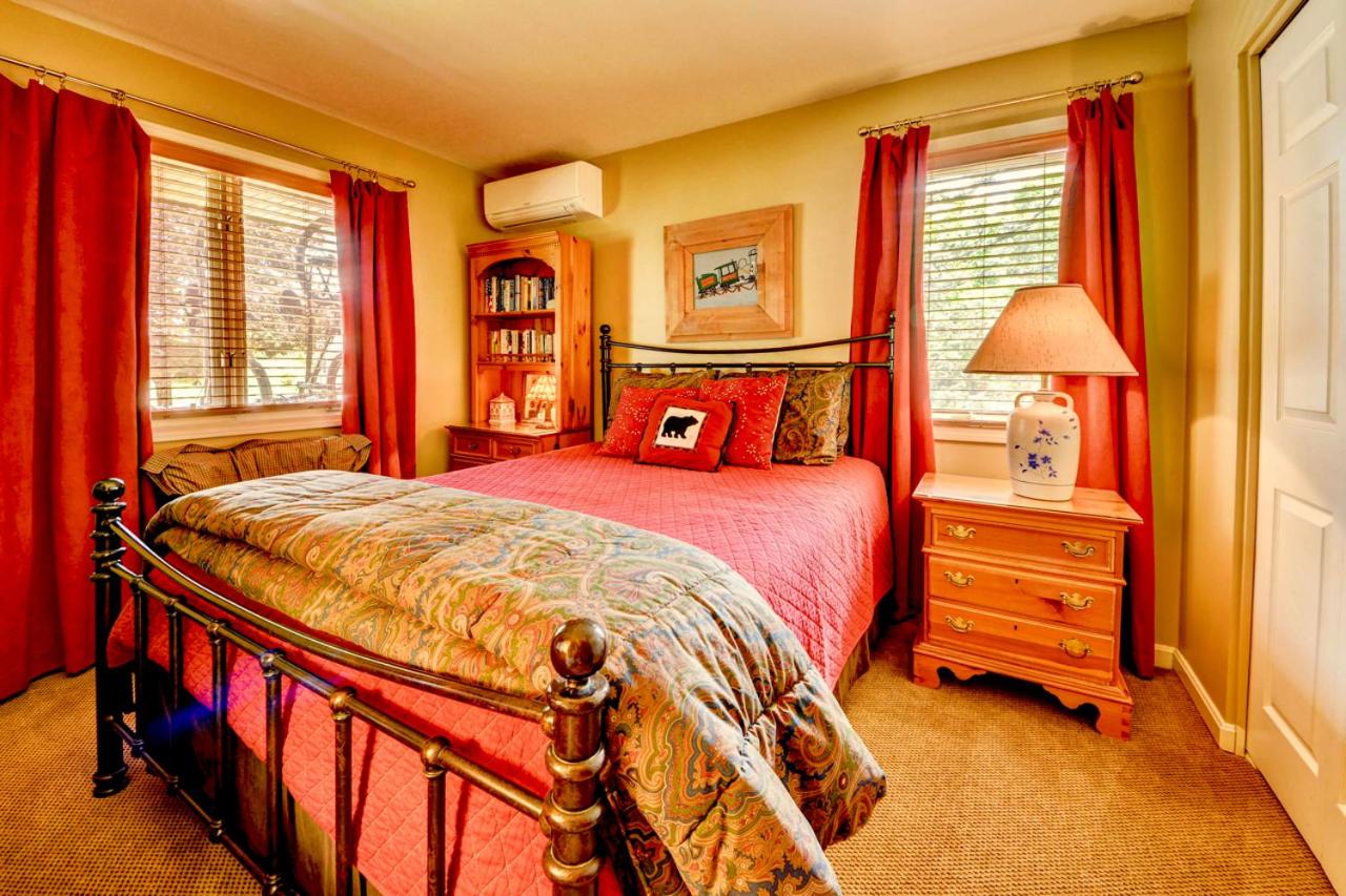 Three-Bedroom Villa photo 3