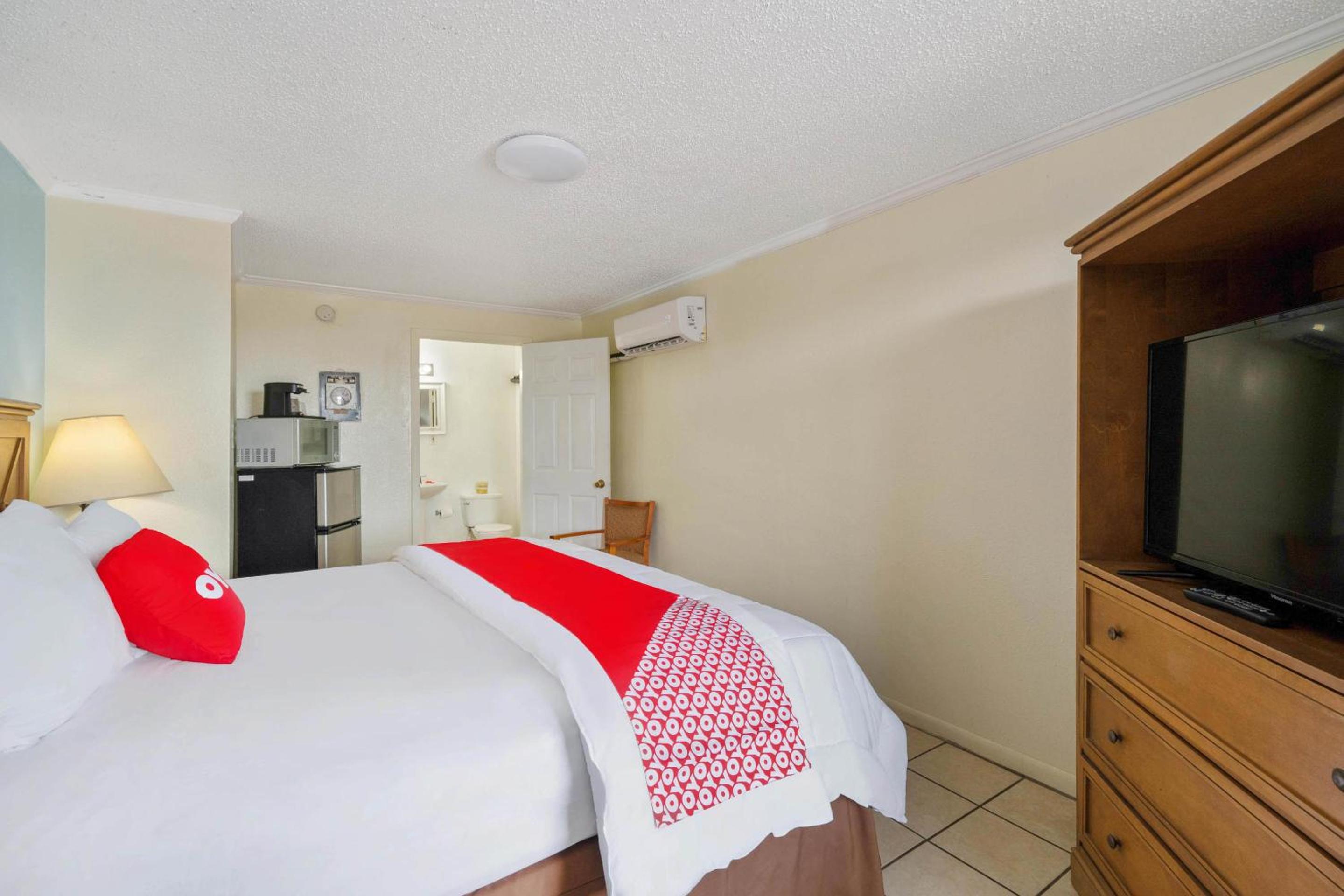 King Bed photo 3