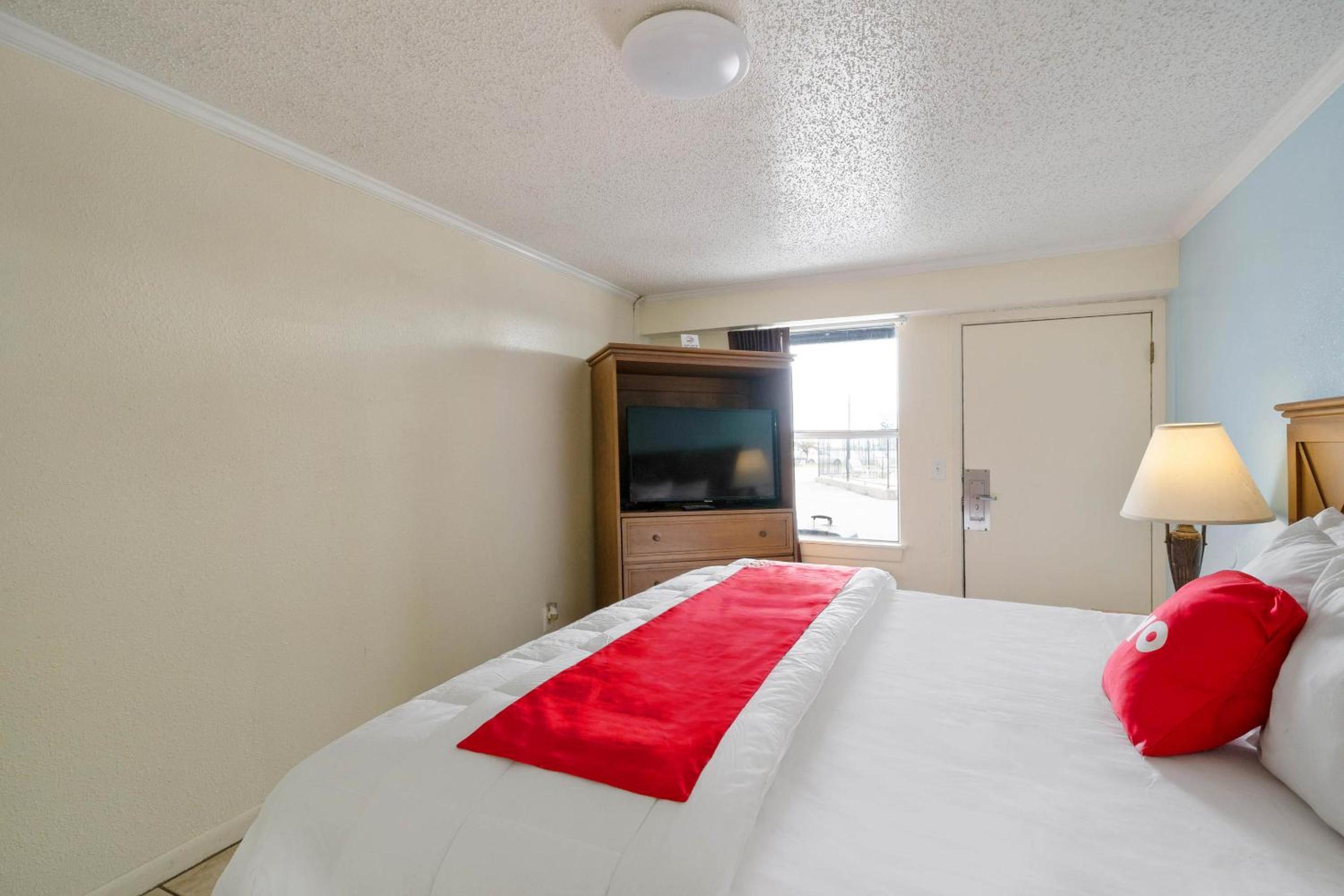 Premium King Bed with Kitchenette photo 2