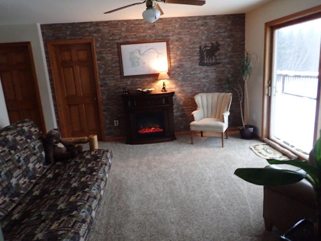 Five-Bedroom House - Photo 1