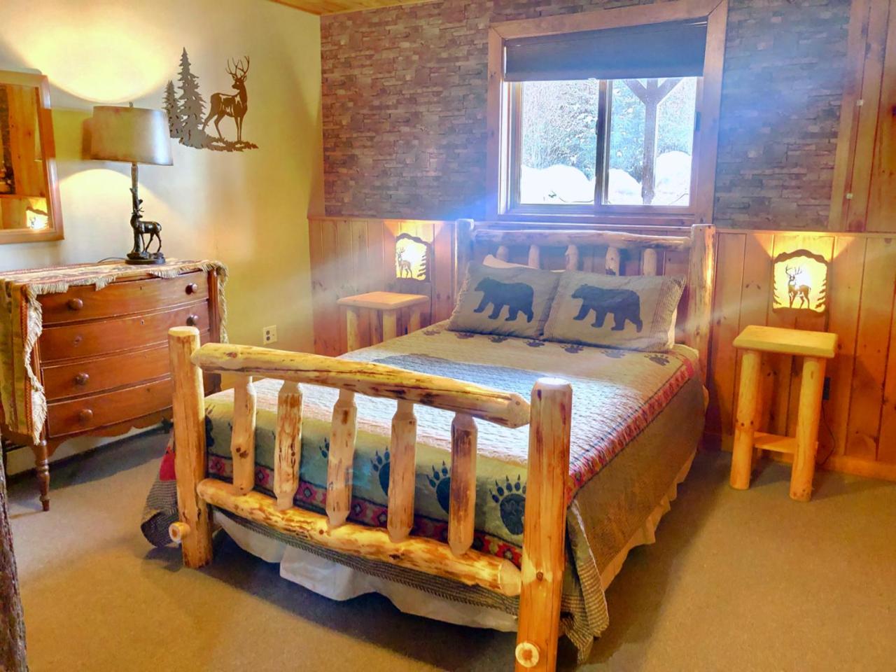 Five-Bedroom House - Photo 15