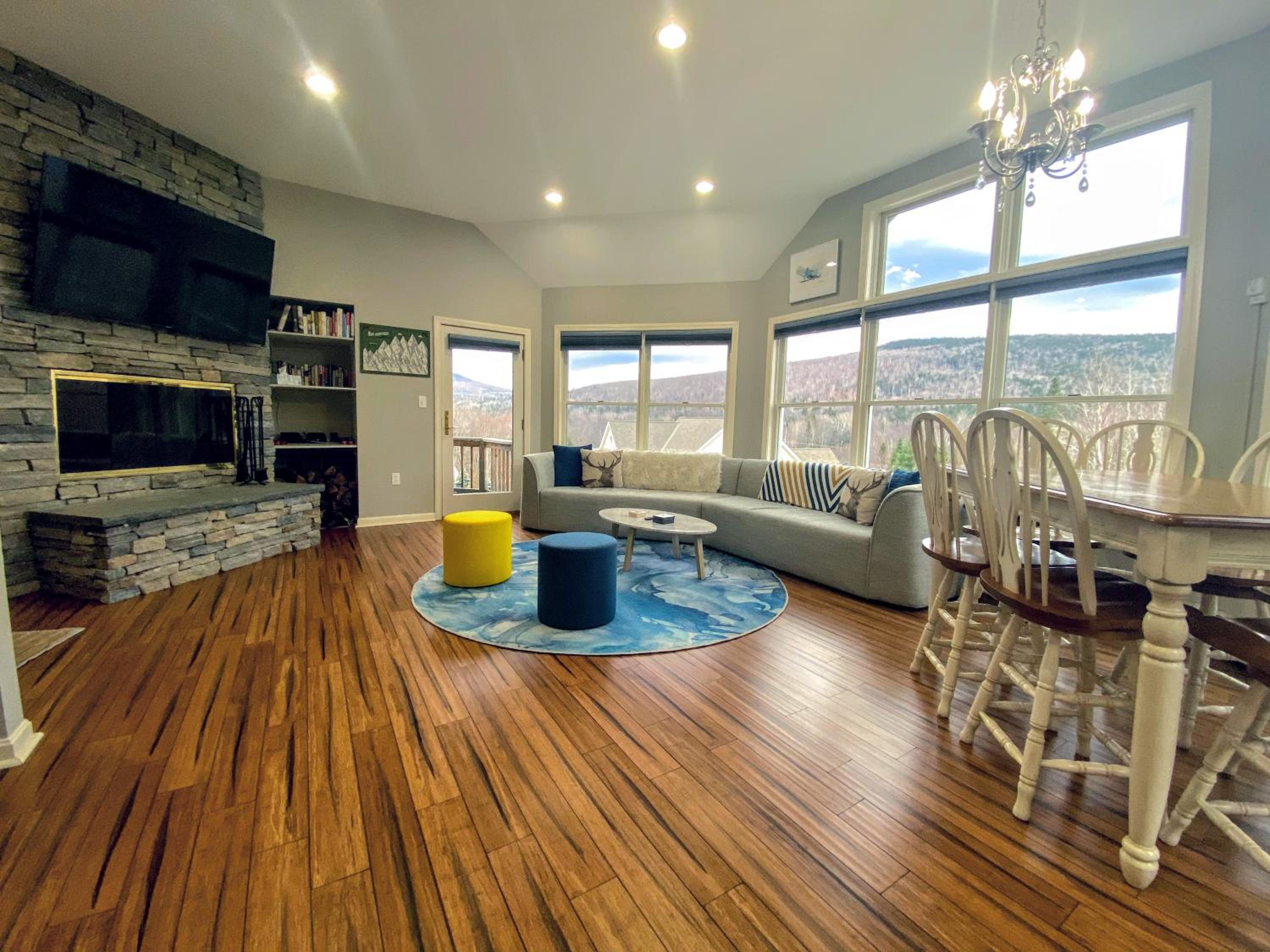 Three-Bedroom House photo 3