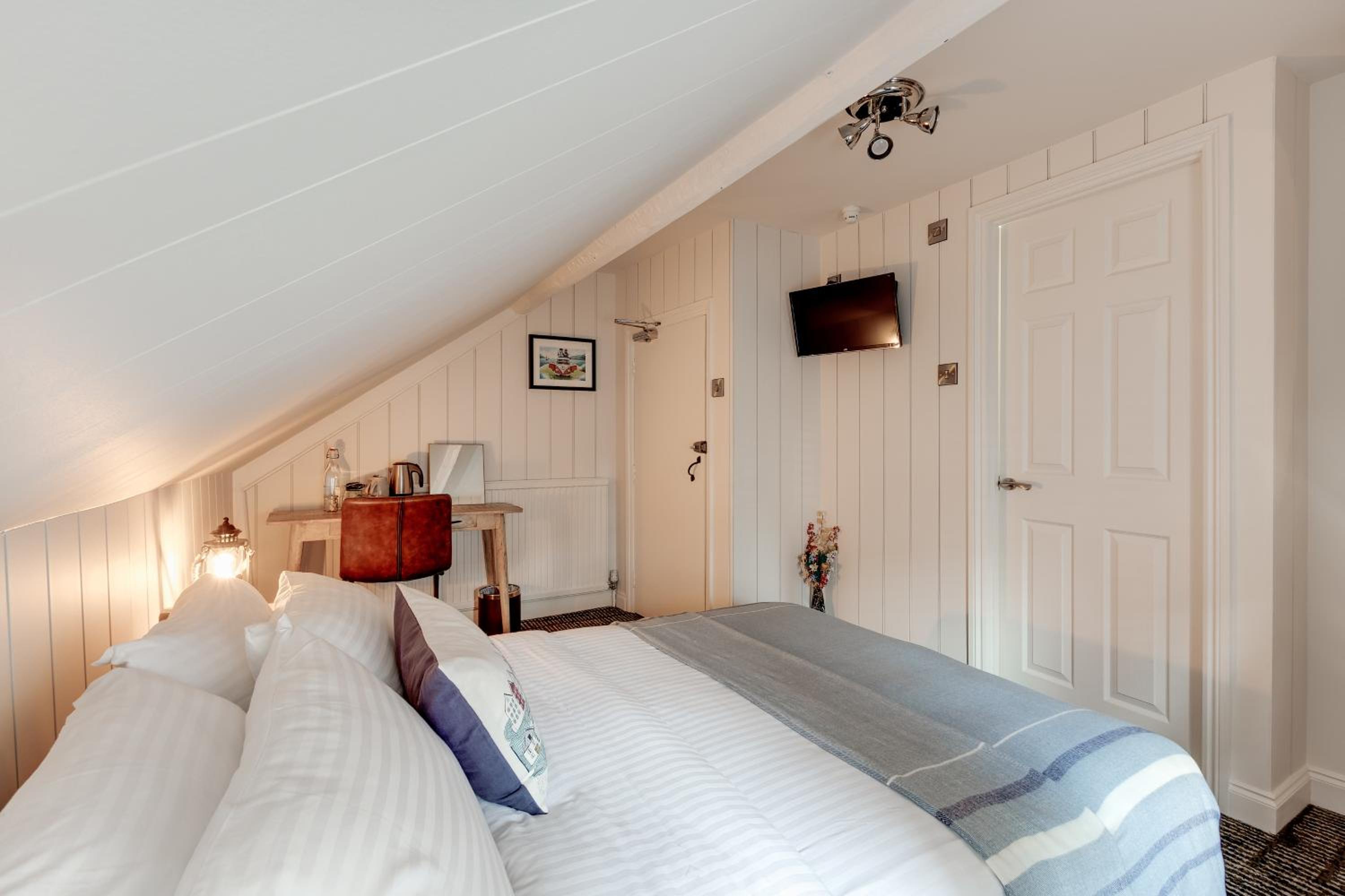 Budget Double Room photo 2