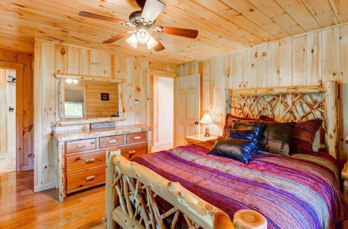 Four-Bedroom House - Photo 15