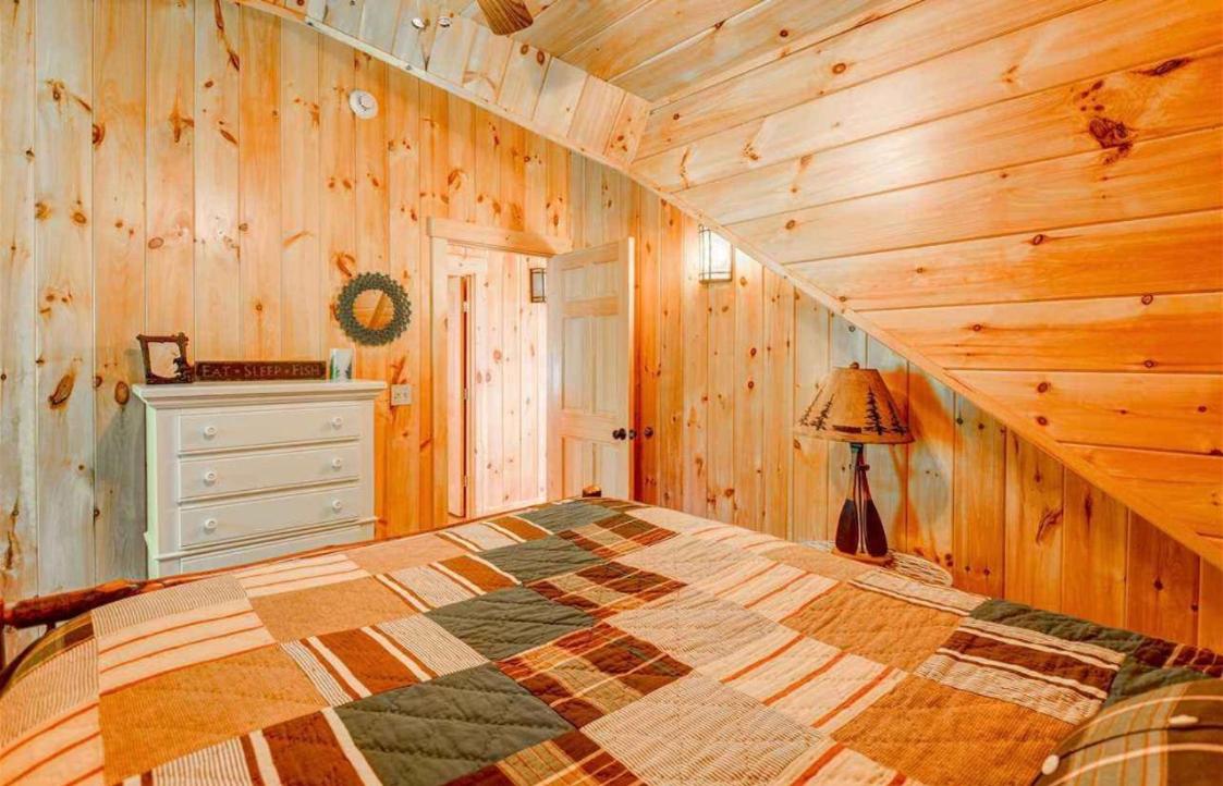 Four-Bedroom House - Photo 26