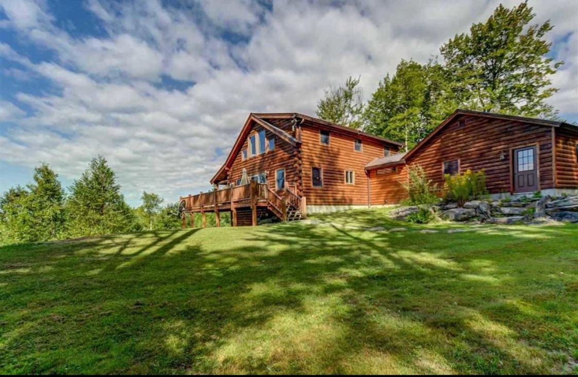 Four-Bedroom House - Photo 28
