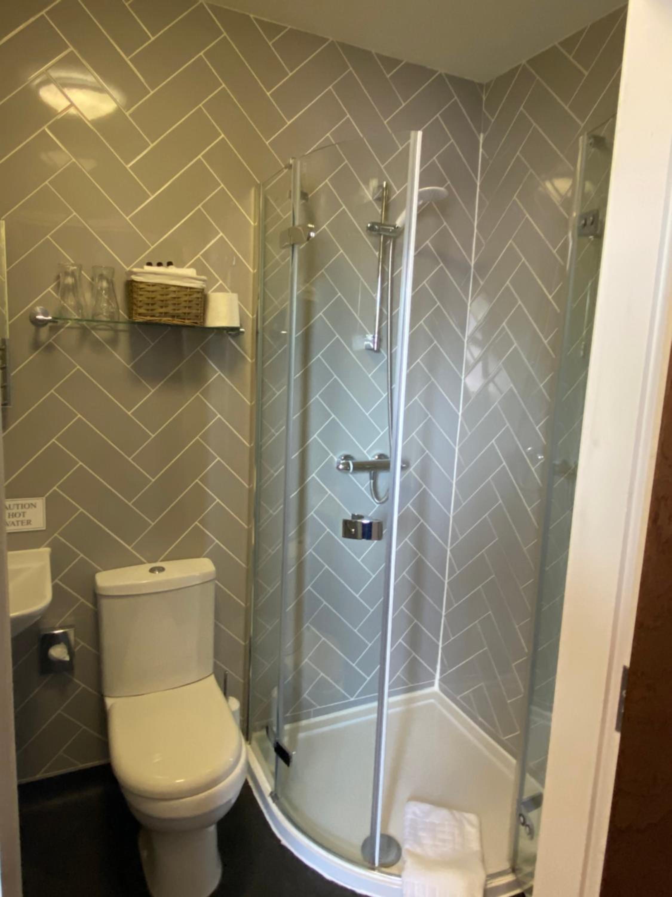 Standard Double with Ensuite - Photo 11