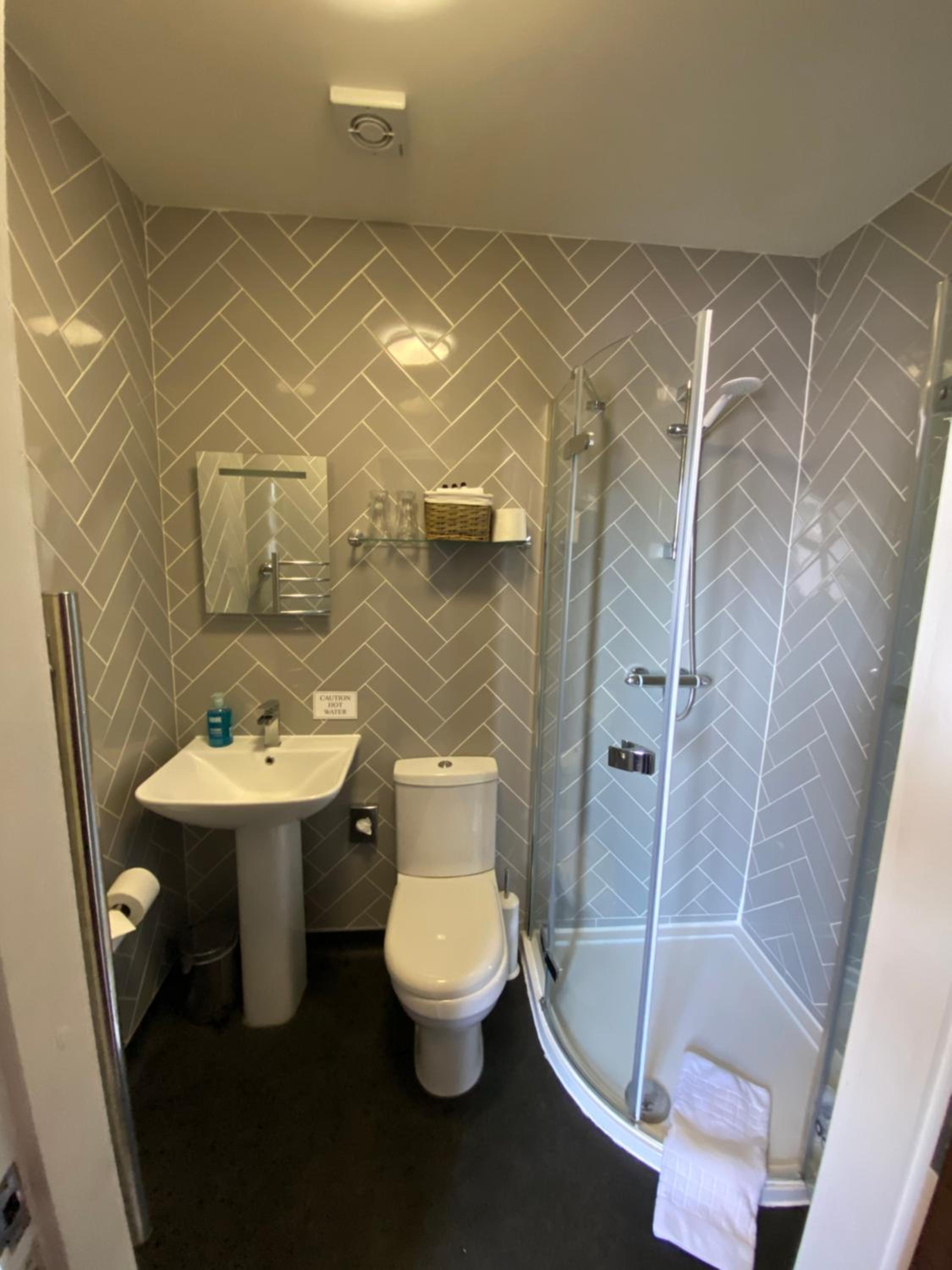 Standard Double with Ensuite - Photo 8