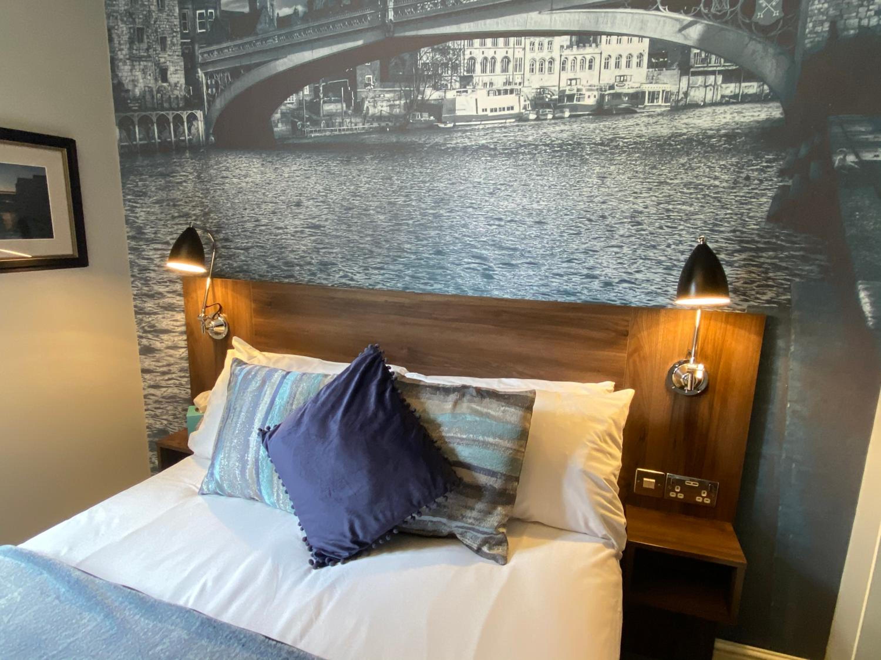 Standard Double with Ensuite - Photo 5