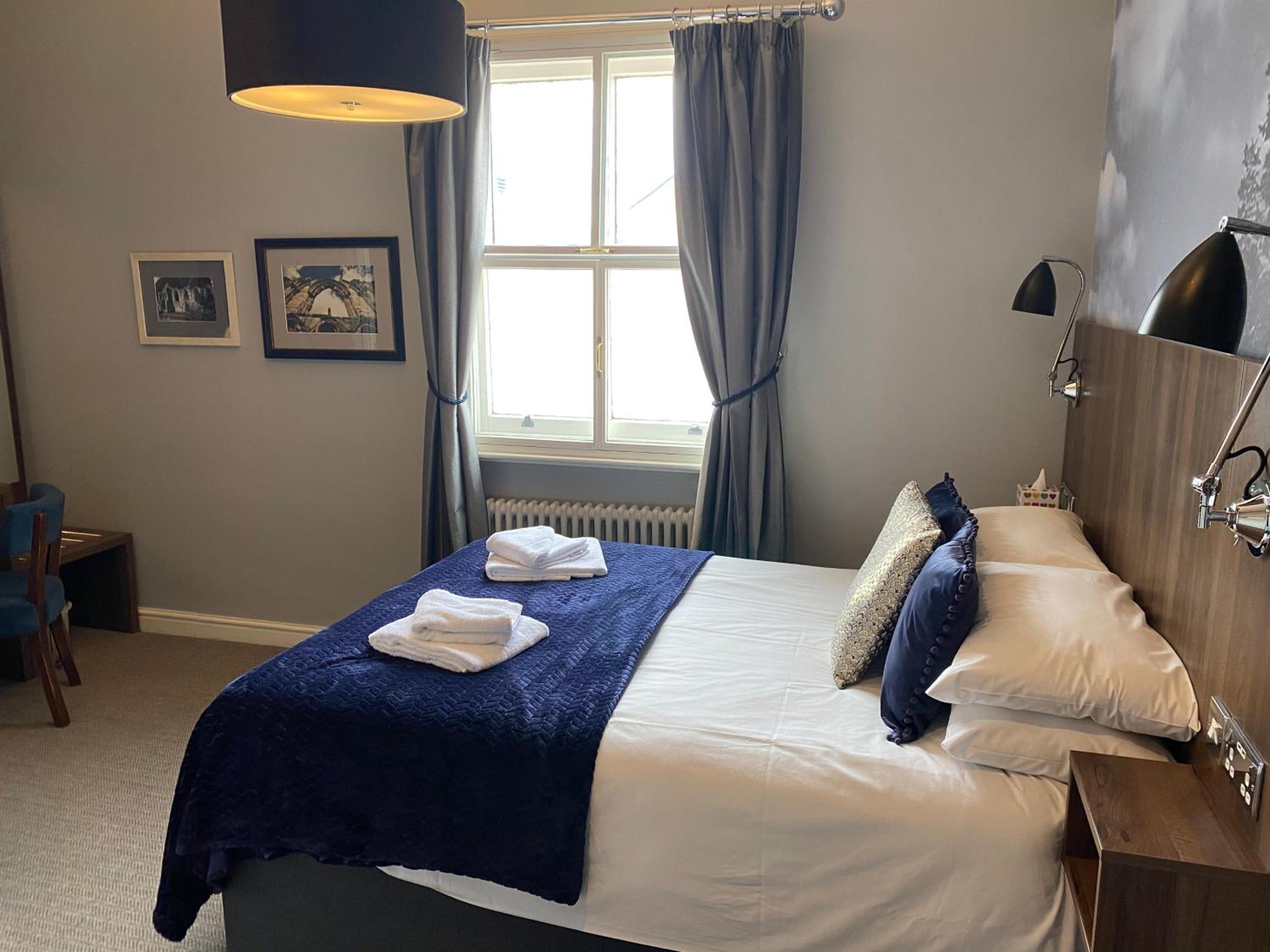 Standard Double with Ensuite - Photo 1