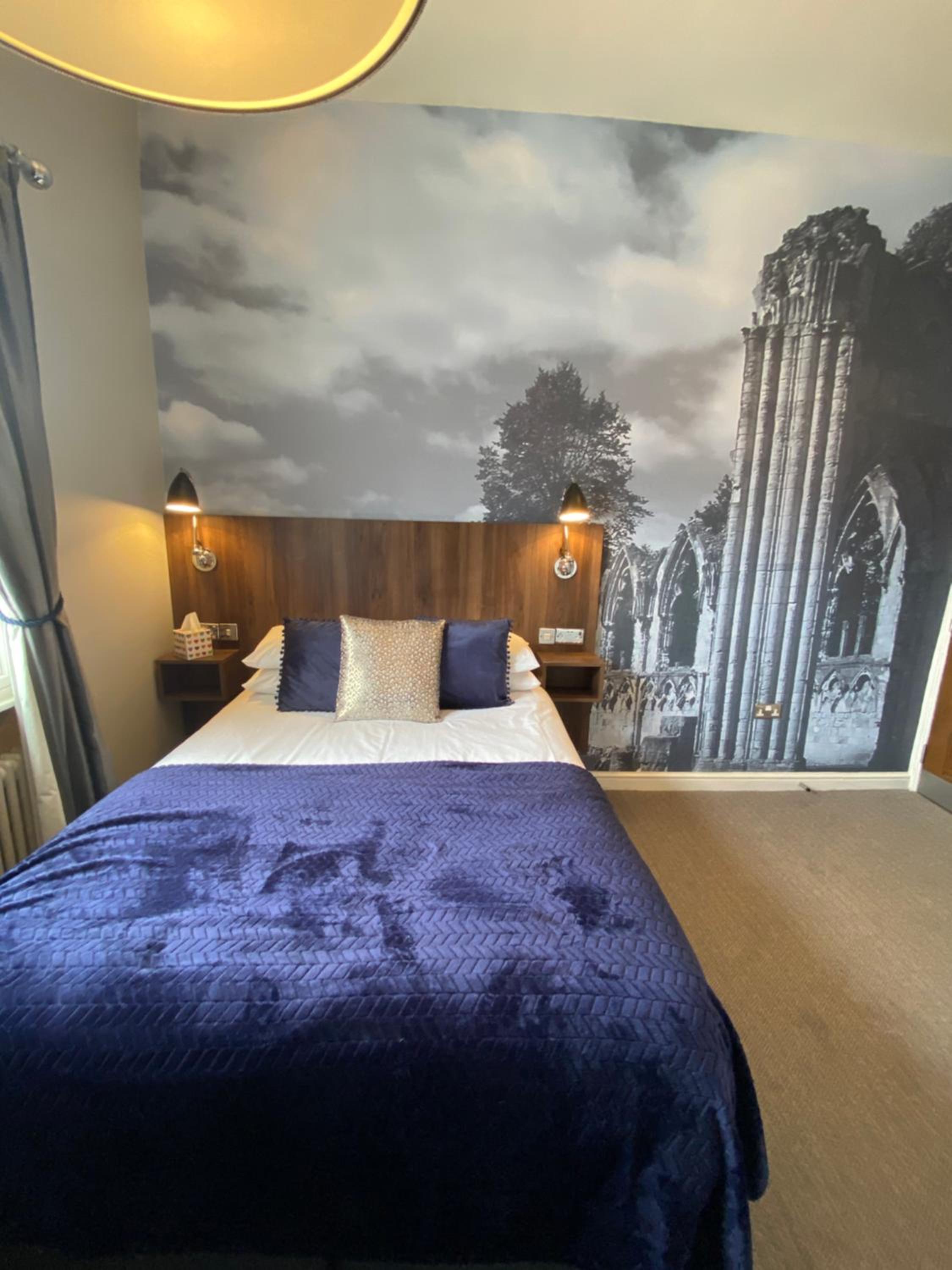 Standard Double with Ensuite - Photo 2