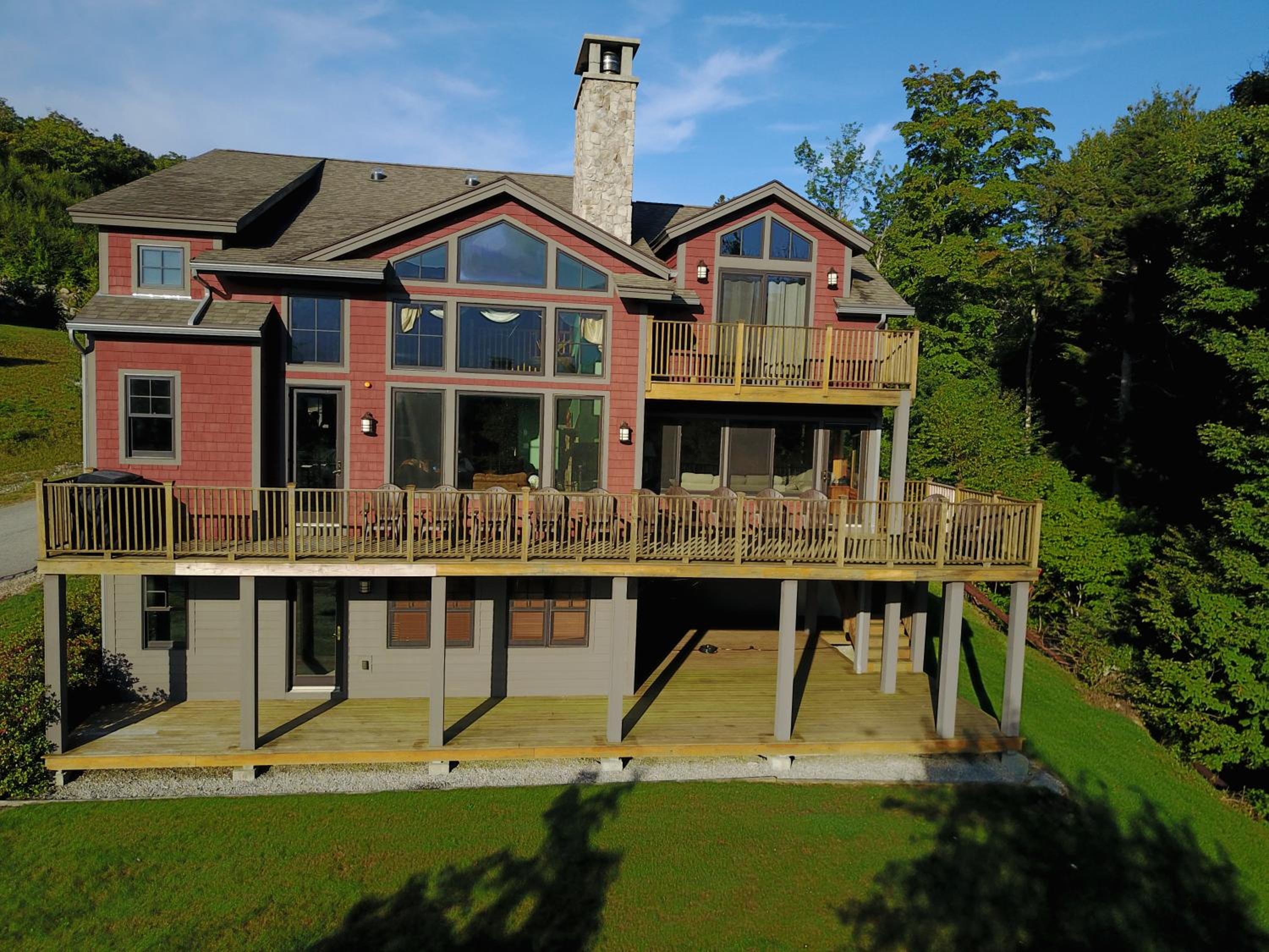 Five-Bedroom Villa photo 2