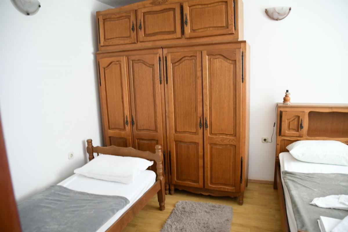 One-Bedroom Apartment - Photo 37