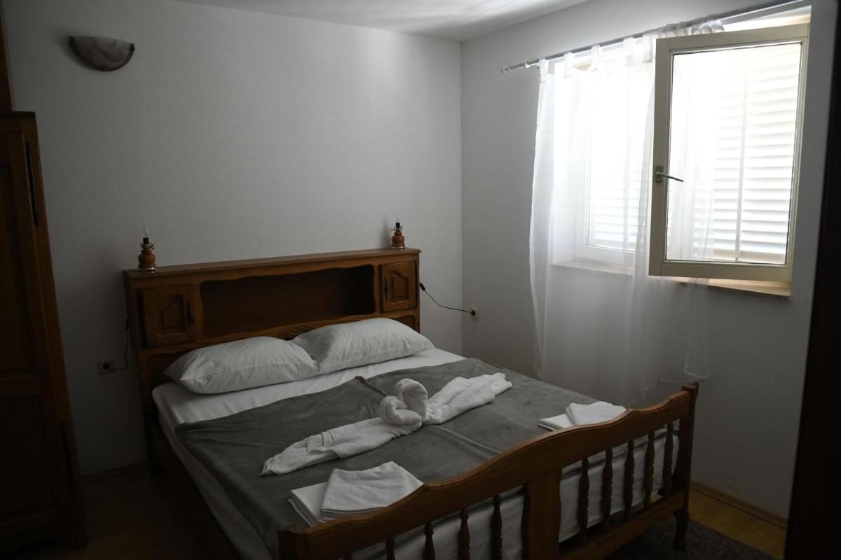 One-Bedroom Apartment - Photo 36